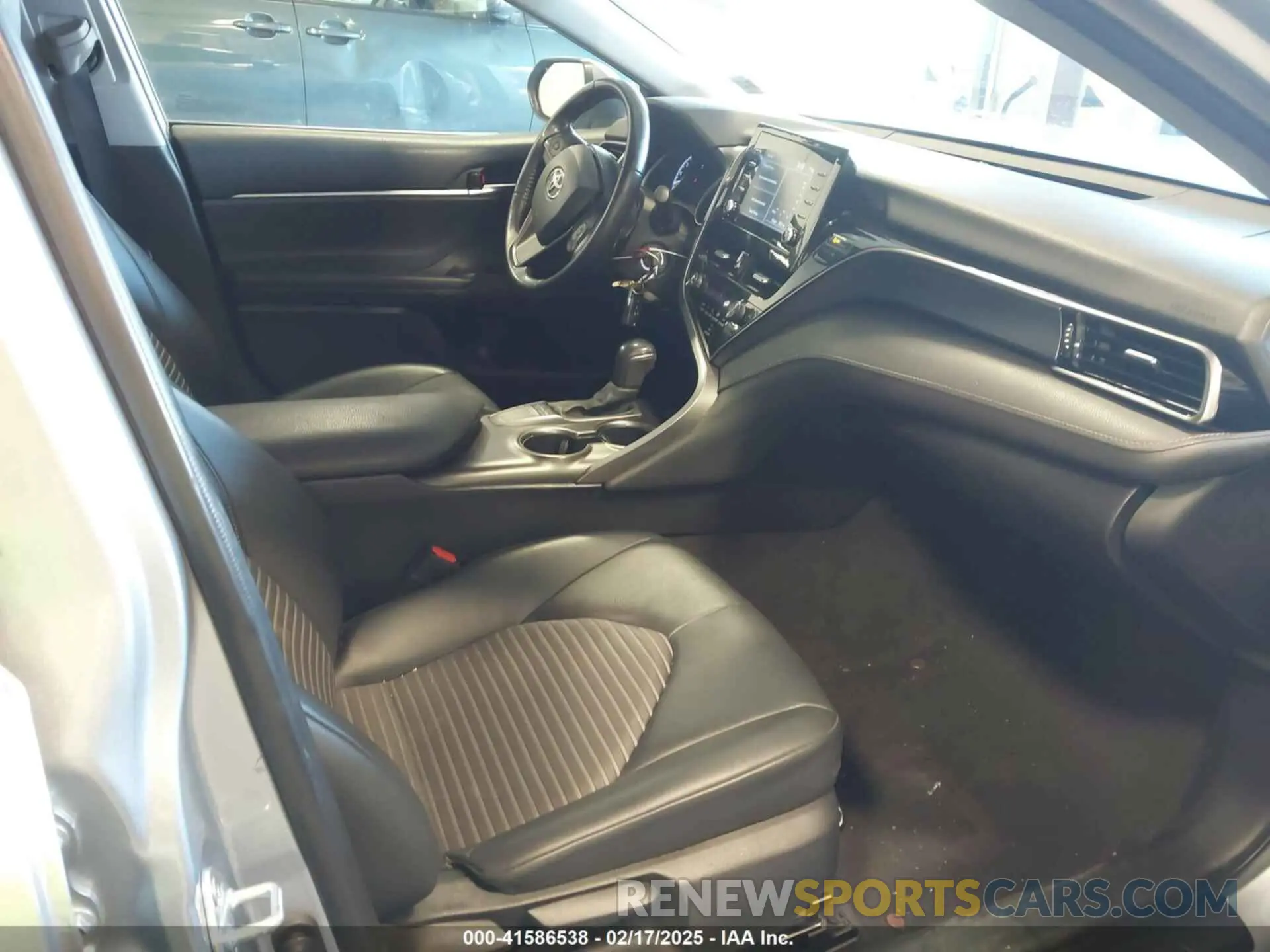 5 fotografías del automóvil dañado 4T1G11AK9NU686231 TOYOTA CAMRY 2022