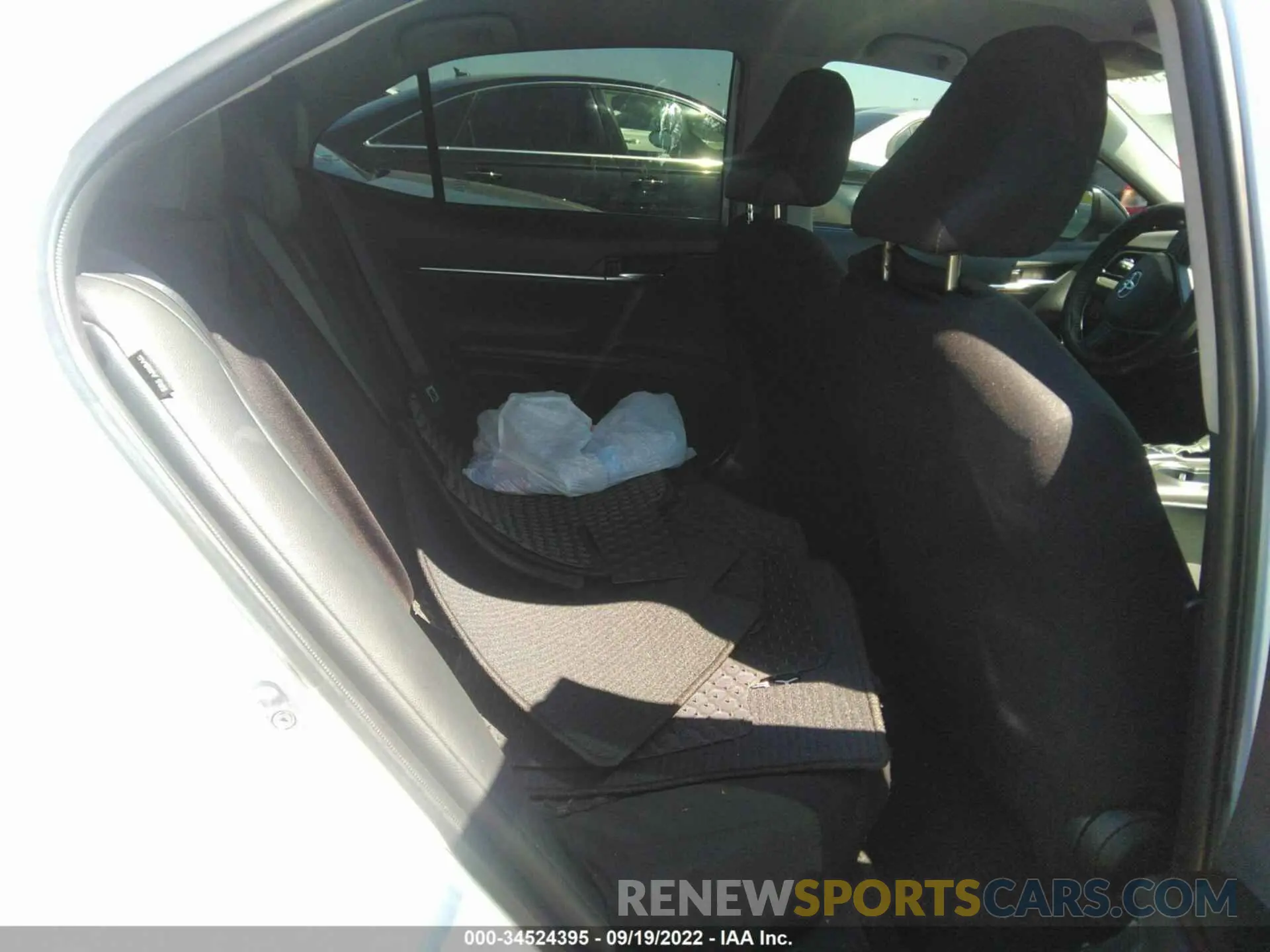 8 fotografías del automóvil dañado 4T1G11AK9NU688982 TOYOTA CAMRY 2022