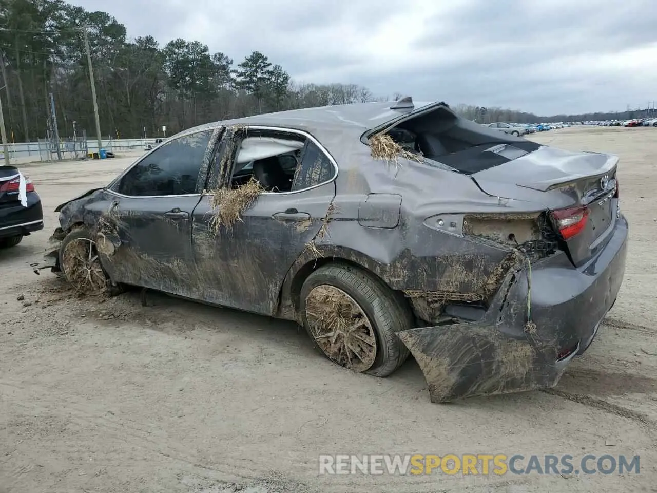 2 fotografías del automóvil dañado 4T1G11AKXNU001797 TOYOTA CAMRY 2022