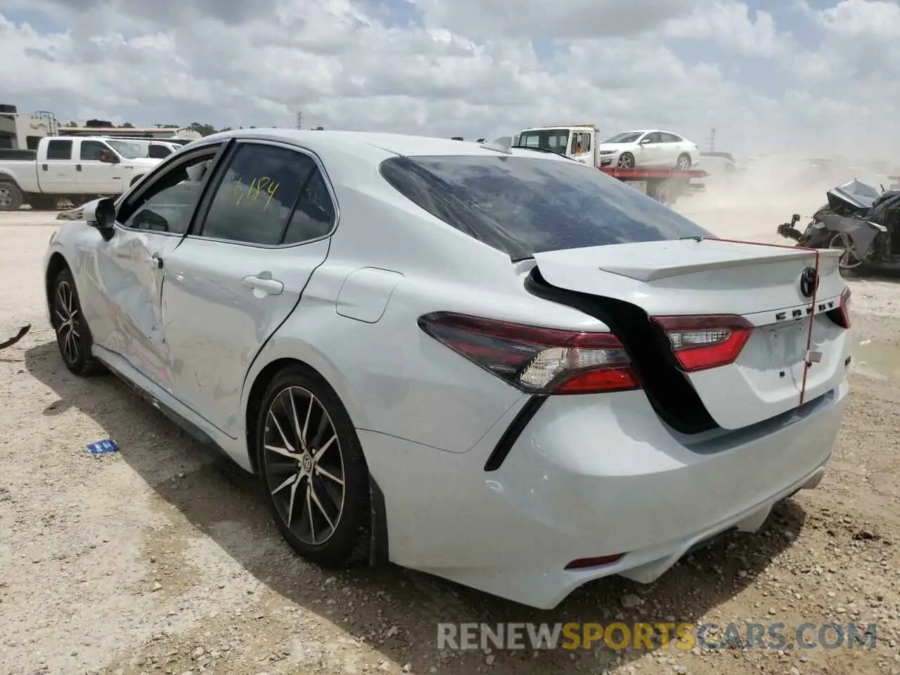 3 fotografías del automóvil dañado 4T1G11AKXNU012055 TOYOTA CAMRY 2022