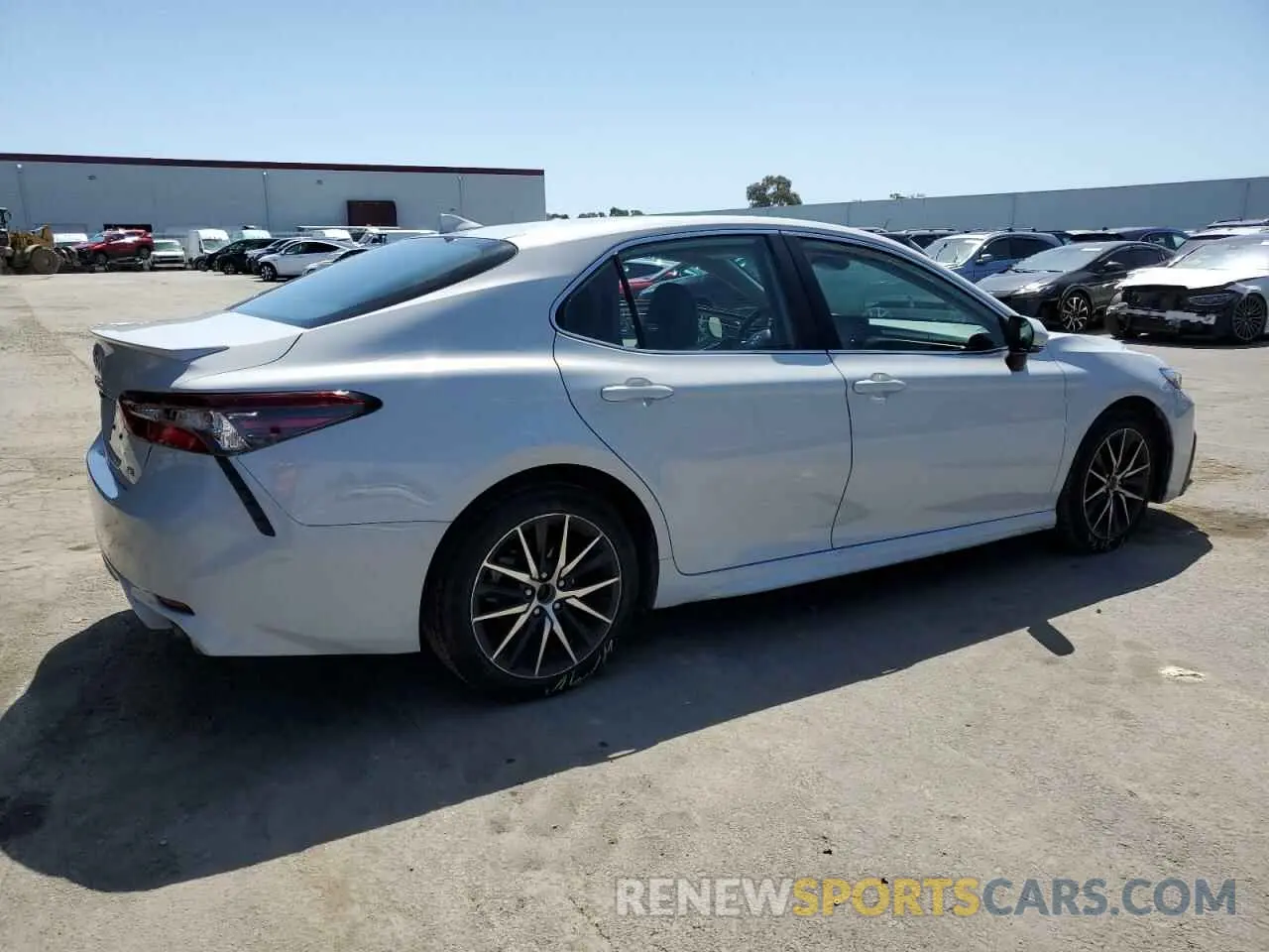3 fotografías del automóvil dañado 4T1G11AKXNU036016 TOYOTA CAMRY 2022