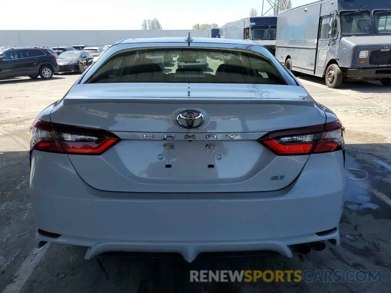 6 fotografías del automóvil dañado 4T1G11AKXNU036016 TOYOTA CAMRY 2022