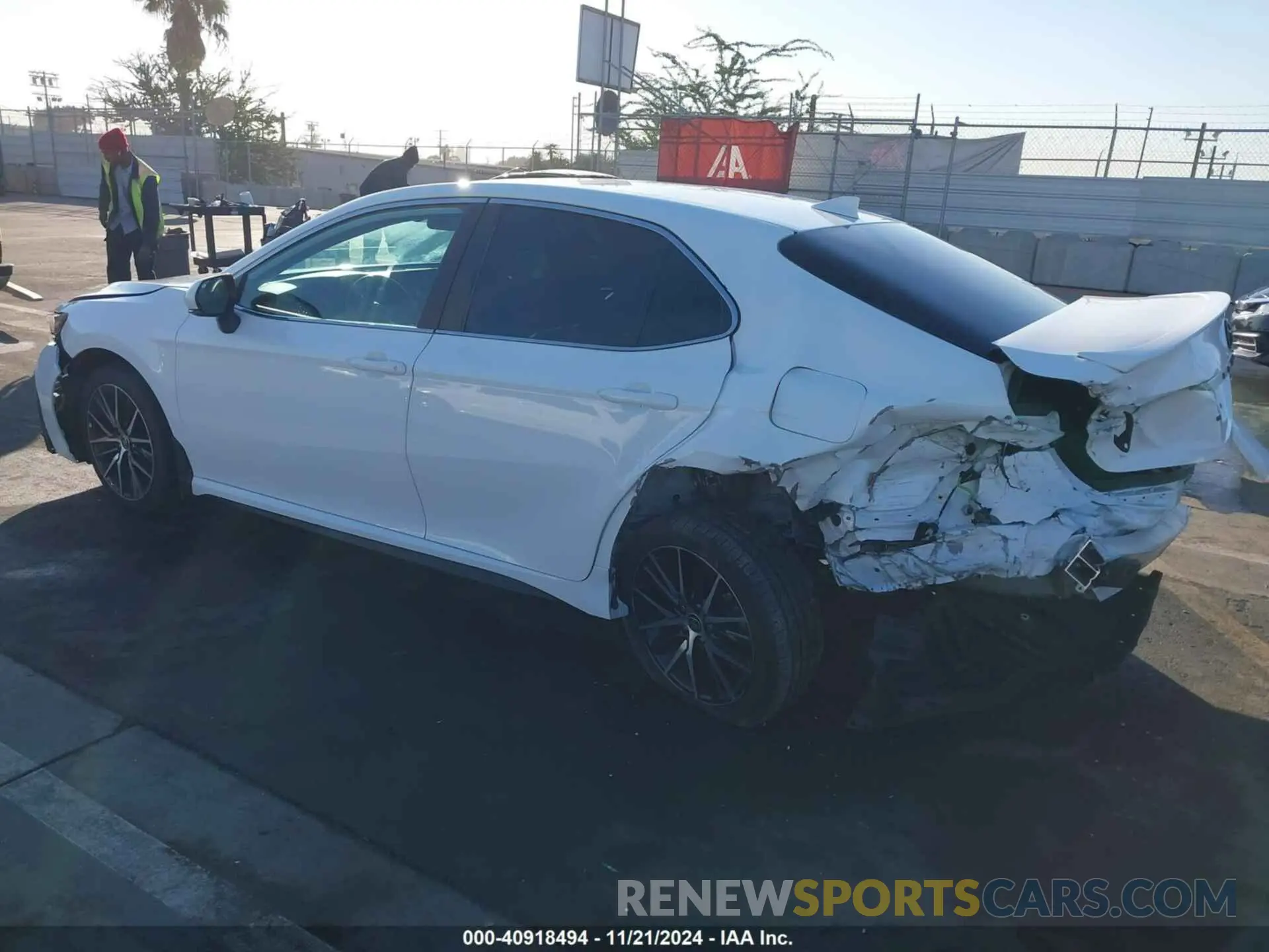 3 fotografías del automóvil dañado 4T1G11AKXNU044763 TOYOTA CAMRY 2022