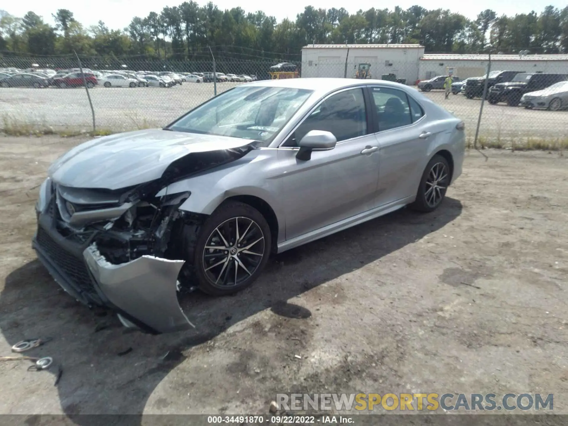 2 fotografías del automóvil dañado 4T1G11AKXNU068805 TOYOTA CAMRY 2022