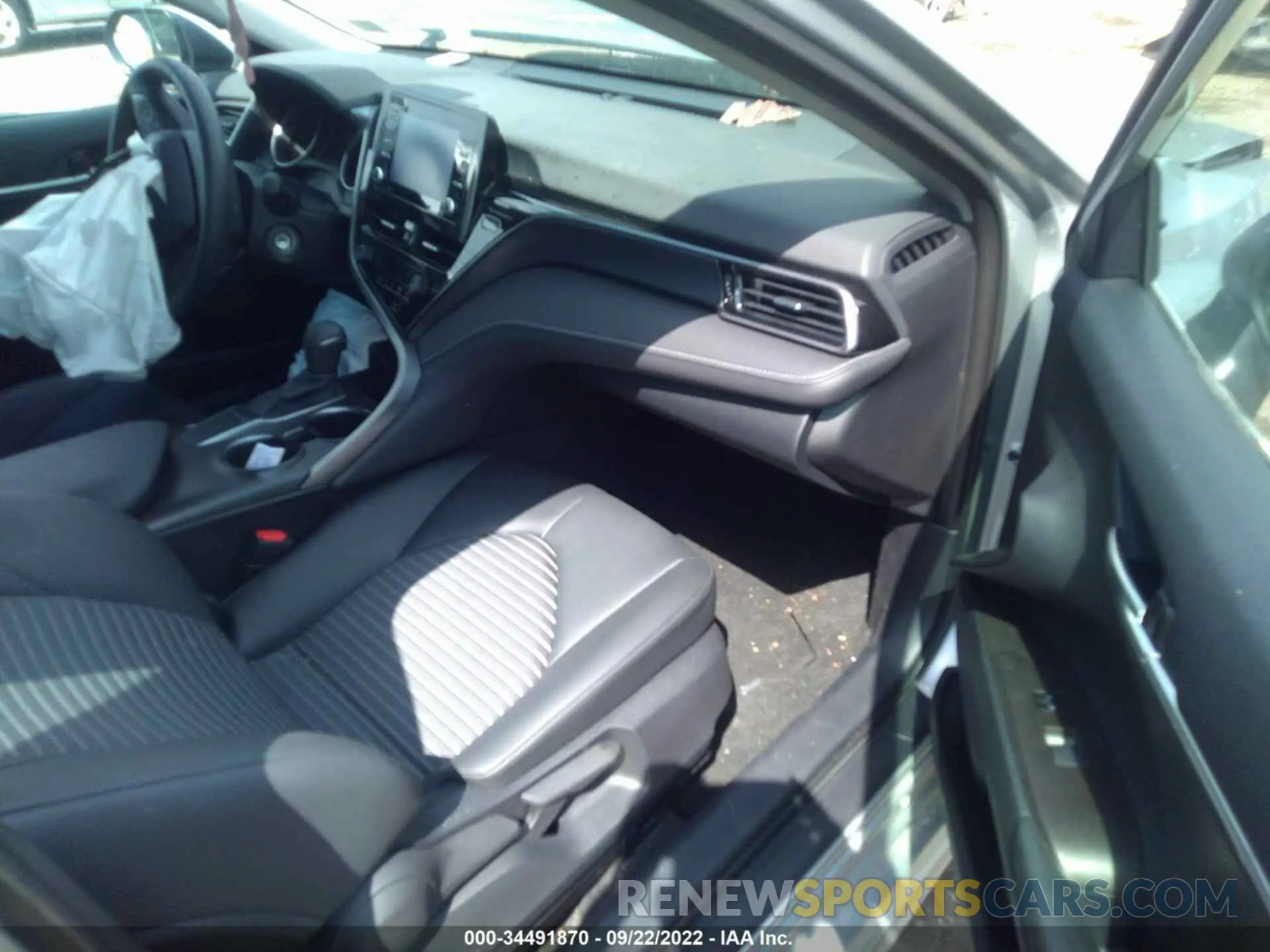 5 fotografías del automóvil dañado 4T1G11AKXNU068805 TOYOTA CAMRY 2022