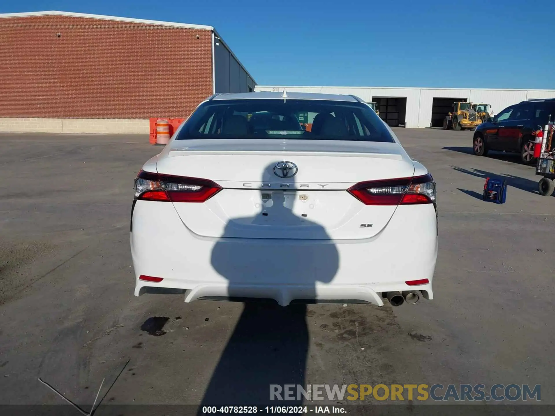 16 fotografías del automóvil dañado 4T1G11AKXNU637362 TOYOTA CAMRY 2022