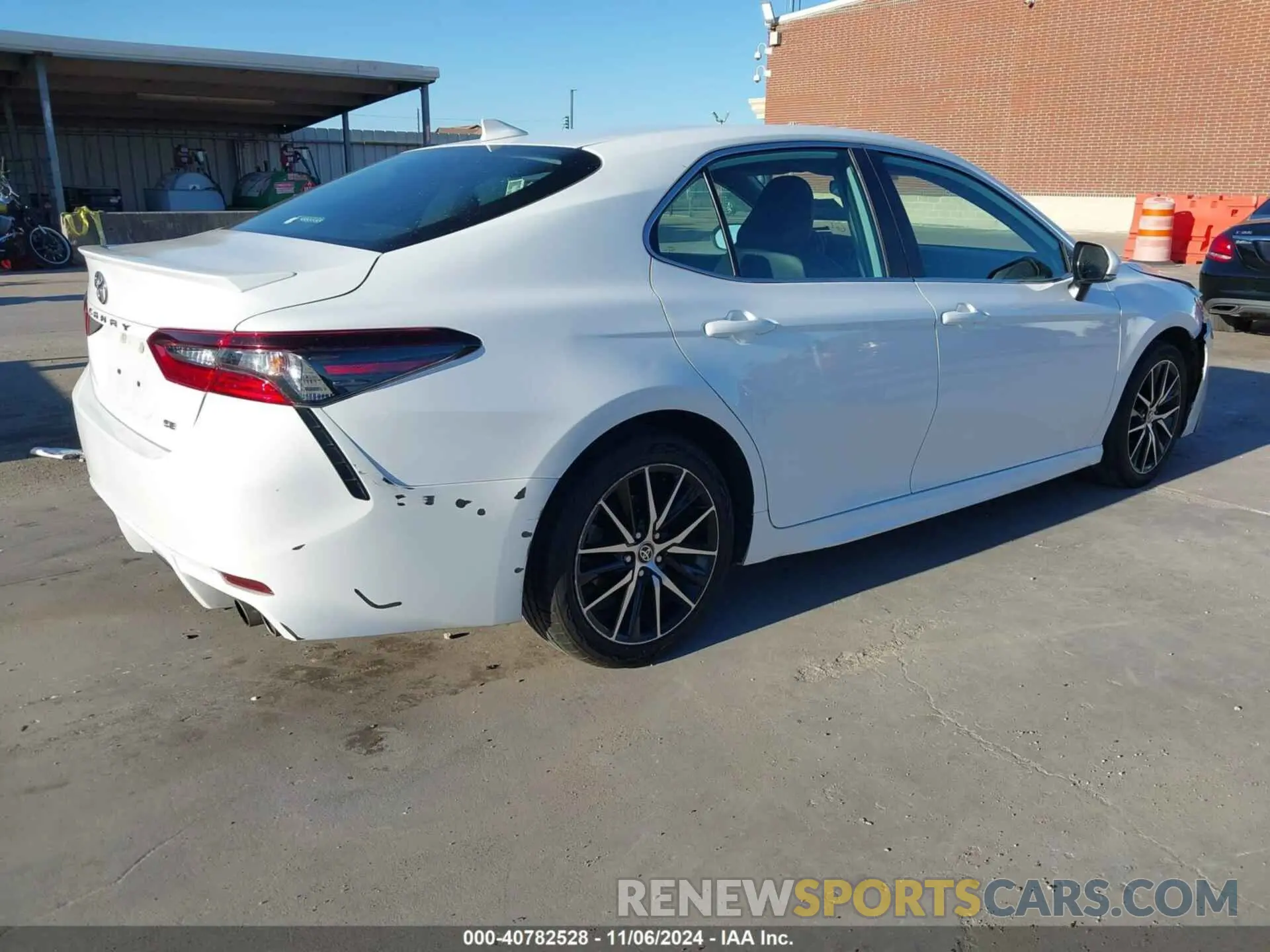 4 fotografías del automóvil dañado 4T1G11AKXNU637362 TOYOTA CAMRY 2022