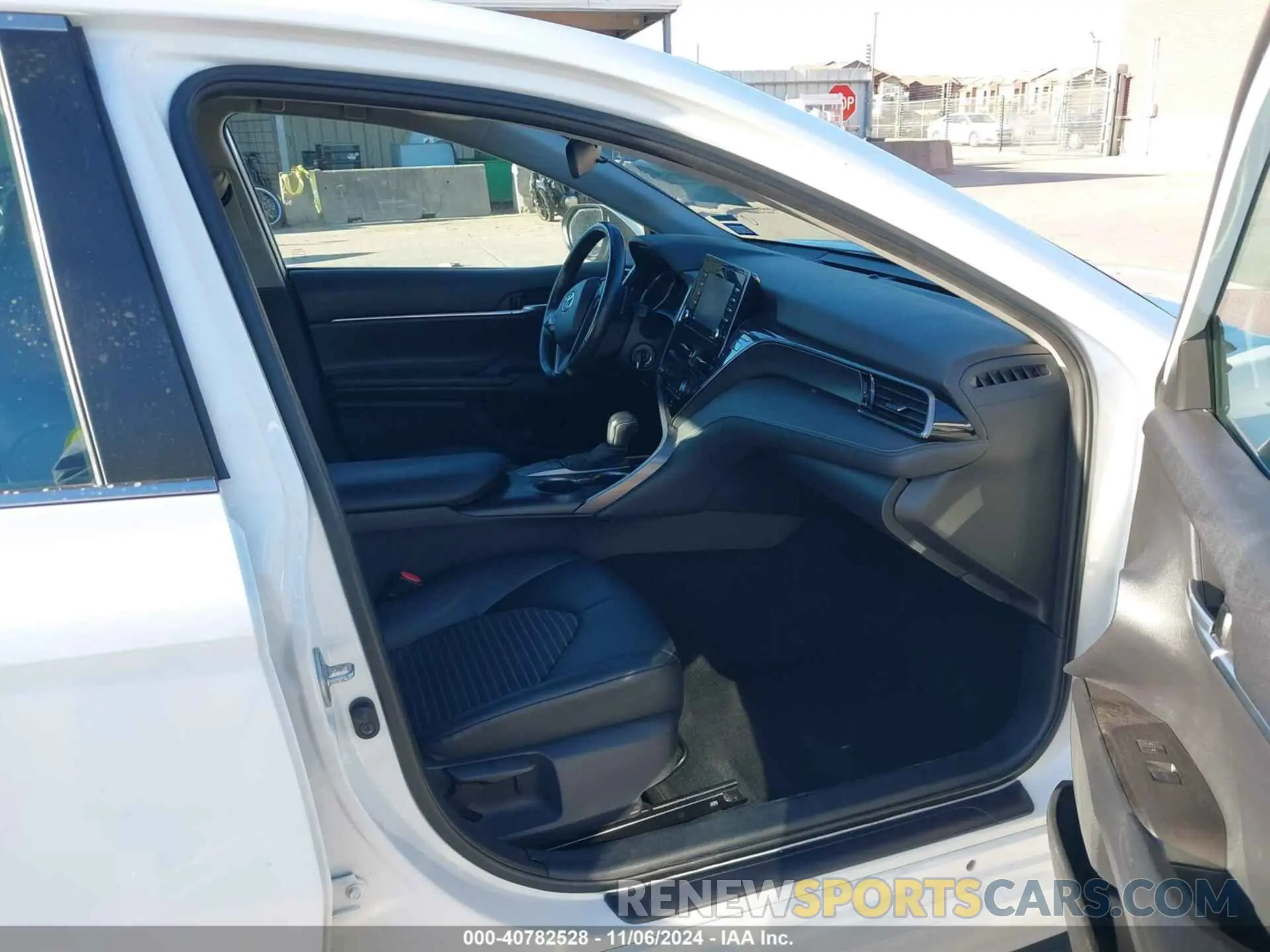 5 fotografías del automóvil dañado 4T1G11AKXNU637362 TOYOTA CAMRY 2022