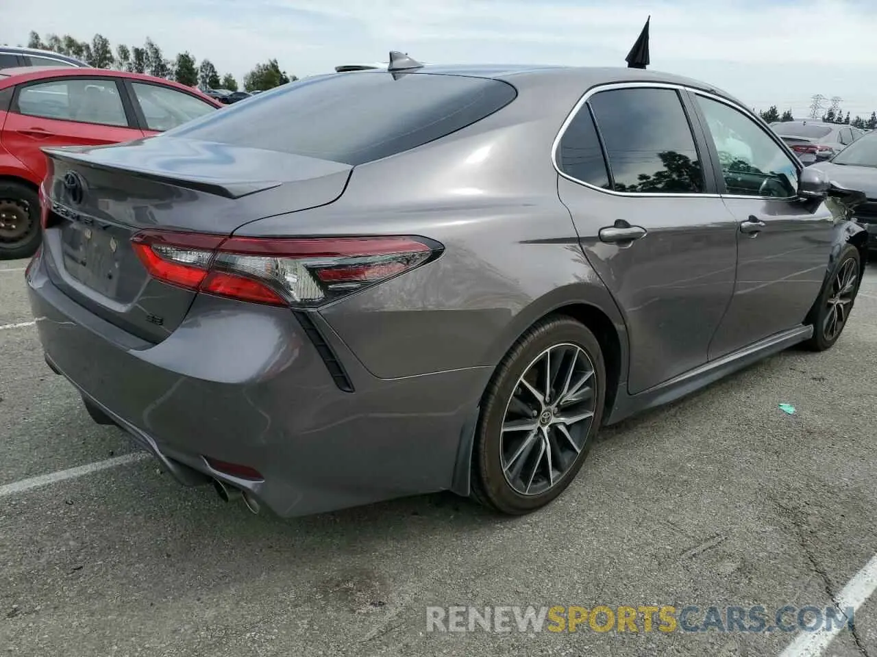 3 fotografías del automóvil dañado 4T1G11AKXNU649611 TOYOTA CAMRY 2022