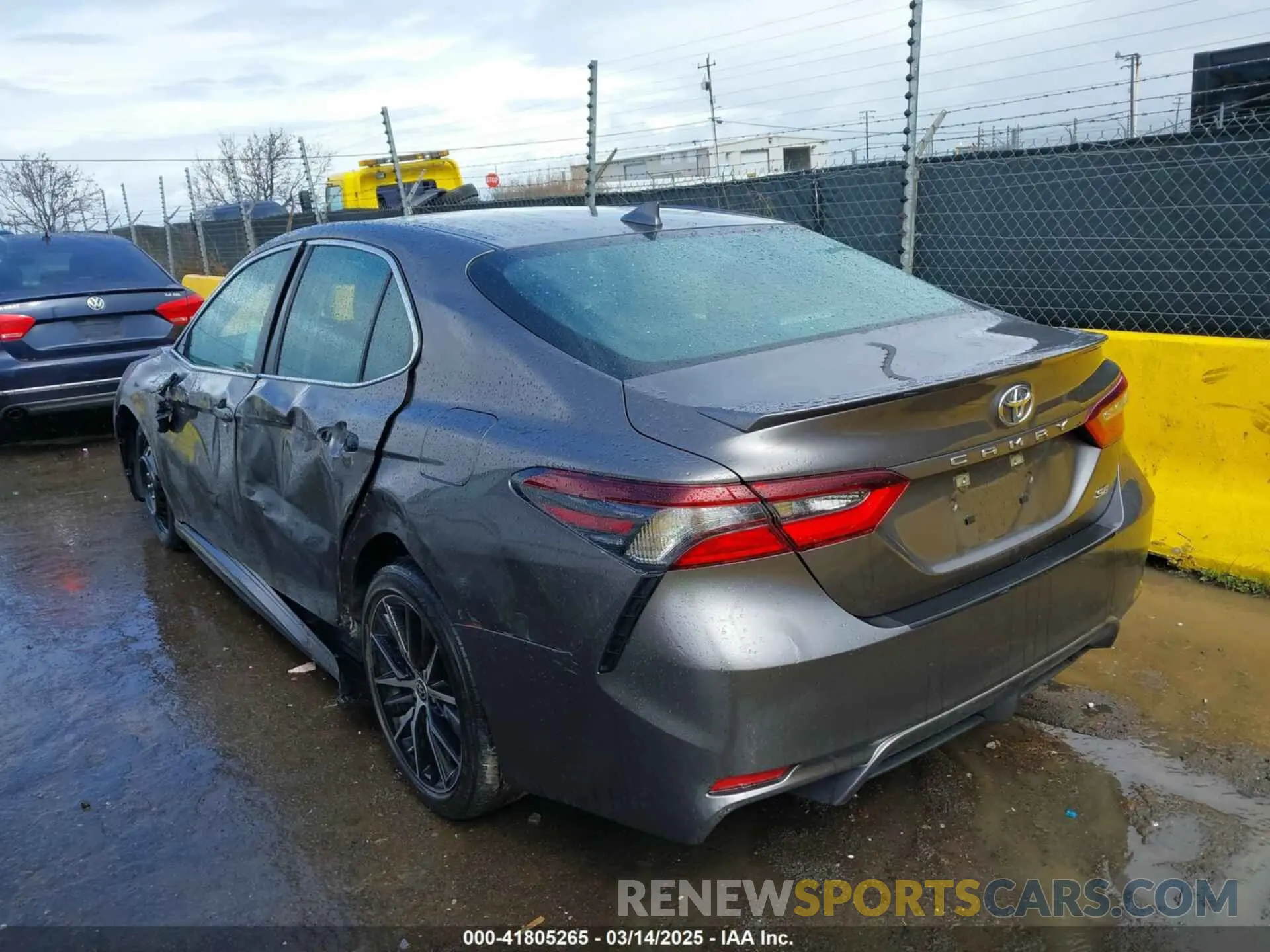 3 fotografías del automóvil dañado 4T1G11AKXNU682494 TOYOTA CAMRY 2022