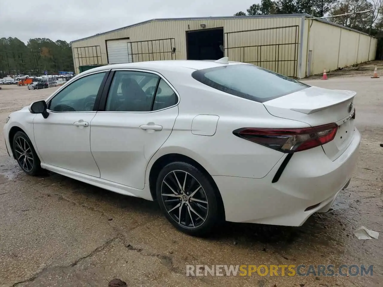 2 fotografías del automóvil dañado 4T1G11AKXNU691132 TOYOTA CAMRY 2022