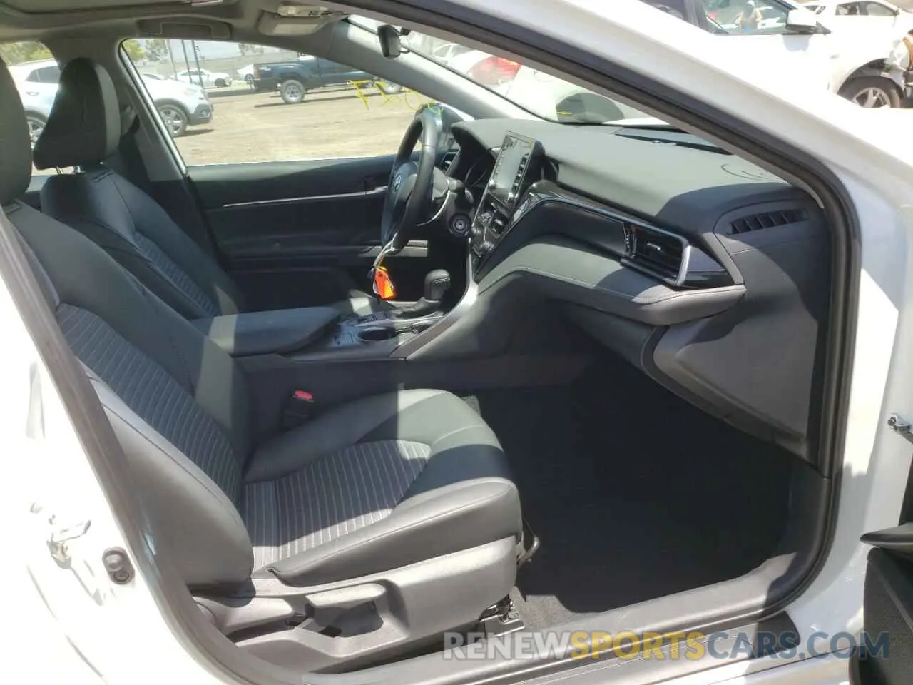 5 fotografías del automóvil dañado 4T1G11BK1NU059568 TOYOTA CAMRY 2022