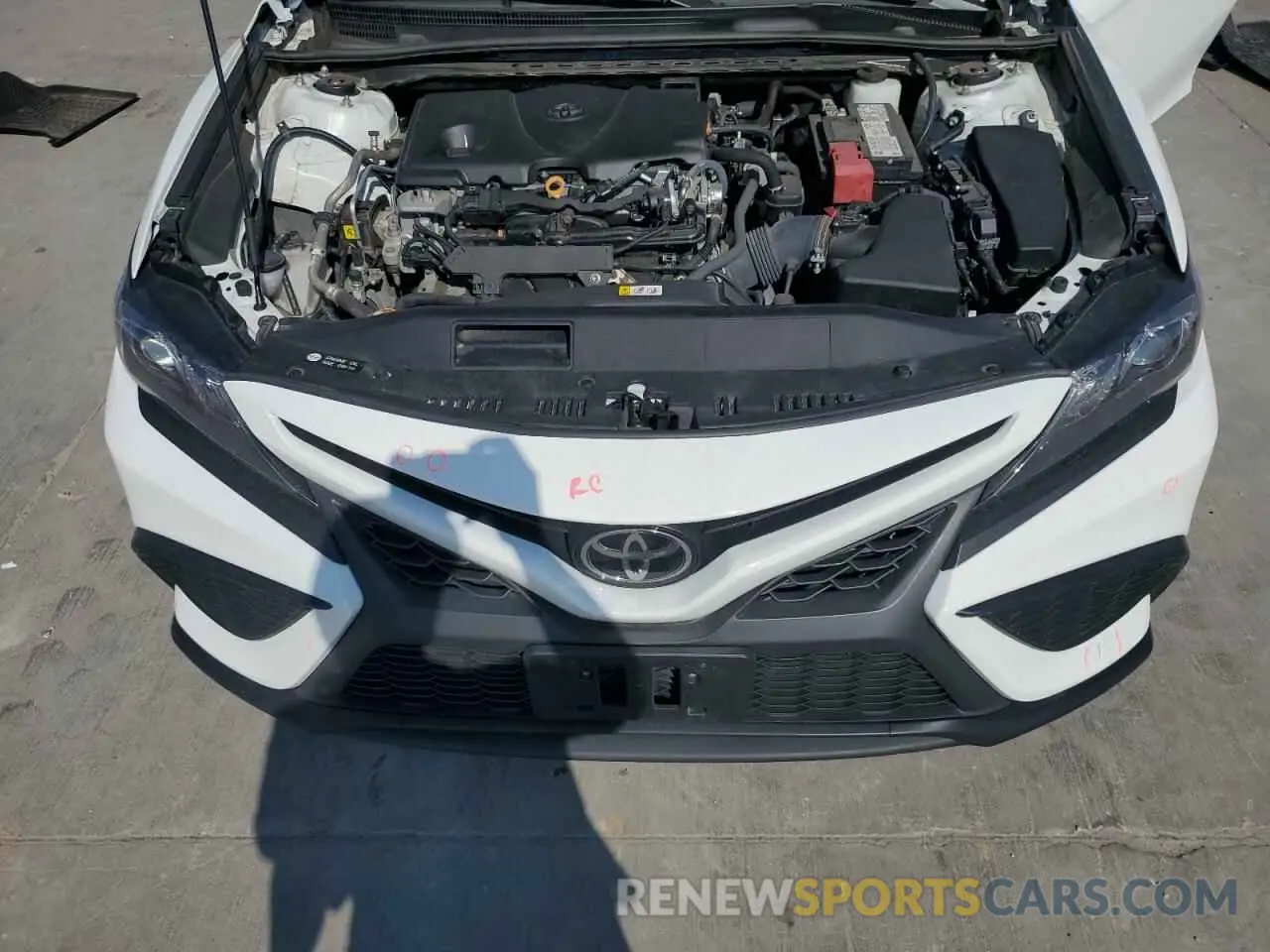11 fotografías del automóvil dañado 4T1G11BK3NU055750 TOYOTA CAMRY 2022