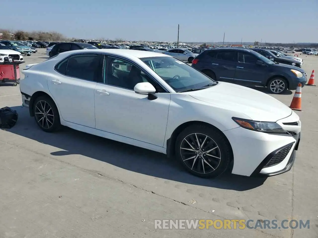 4 fotografías del automóvil dañado 4T1G11BK3NU055750 TOYOTA CAMRY 2022