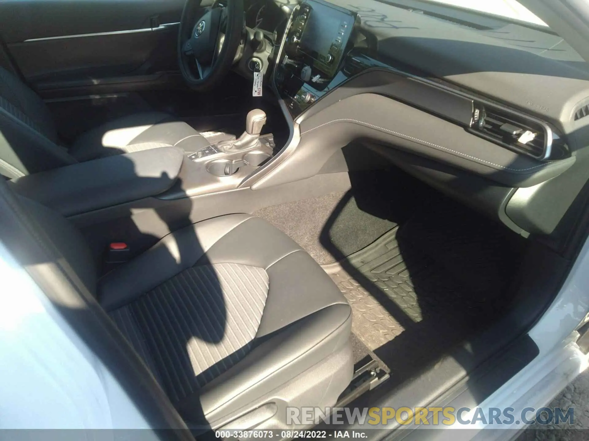 5 fotografías del automóvil dañado 4T1G11BK6NU063566 TOYOTA CAMRY 2022