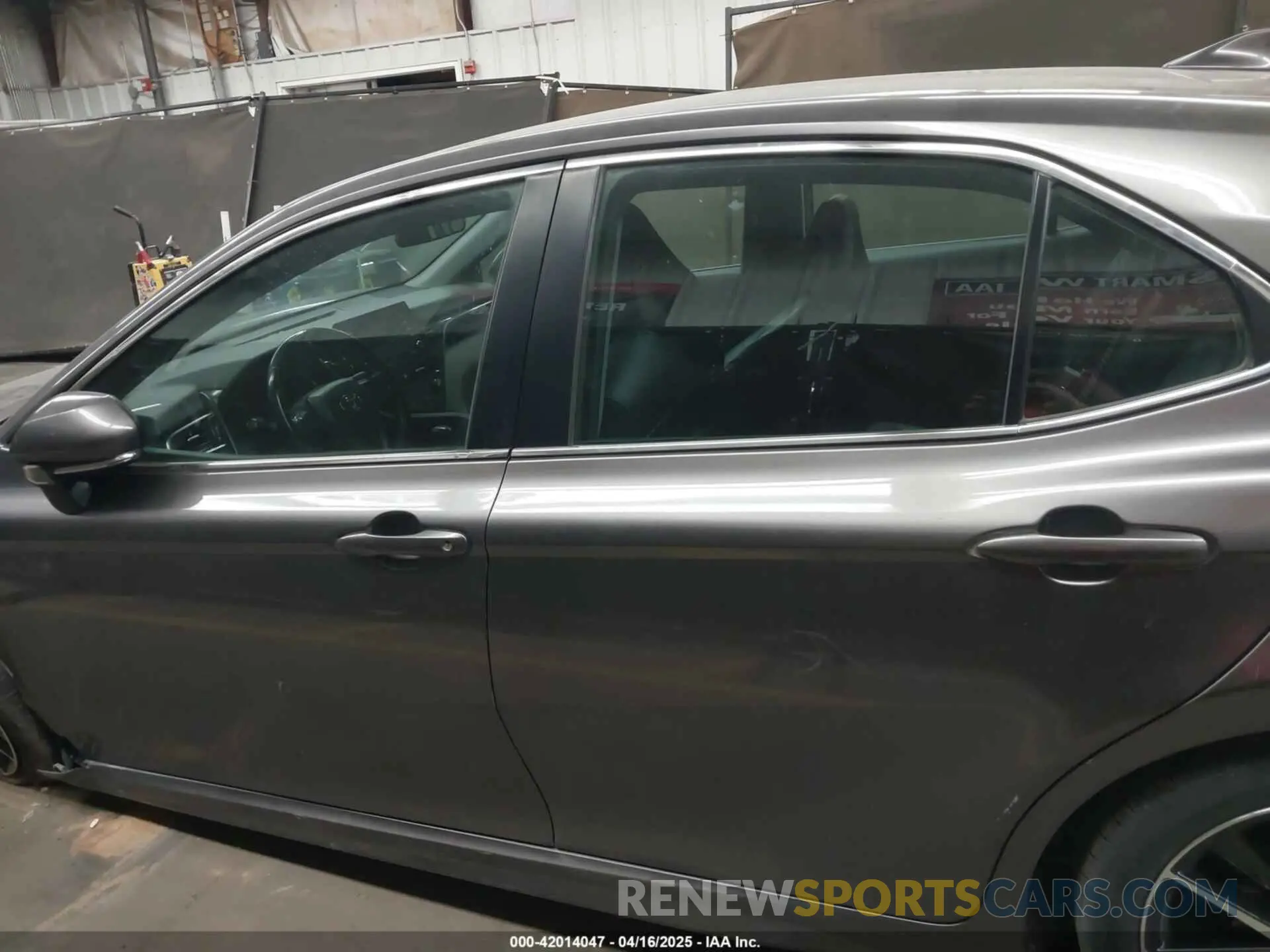 14 fotografías del automóvil dañado 4T1G11BK9NU053940 TOYOTA CAMRY 2022