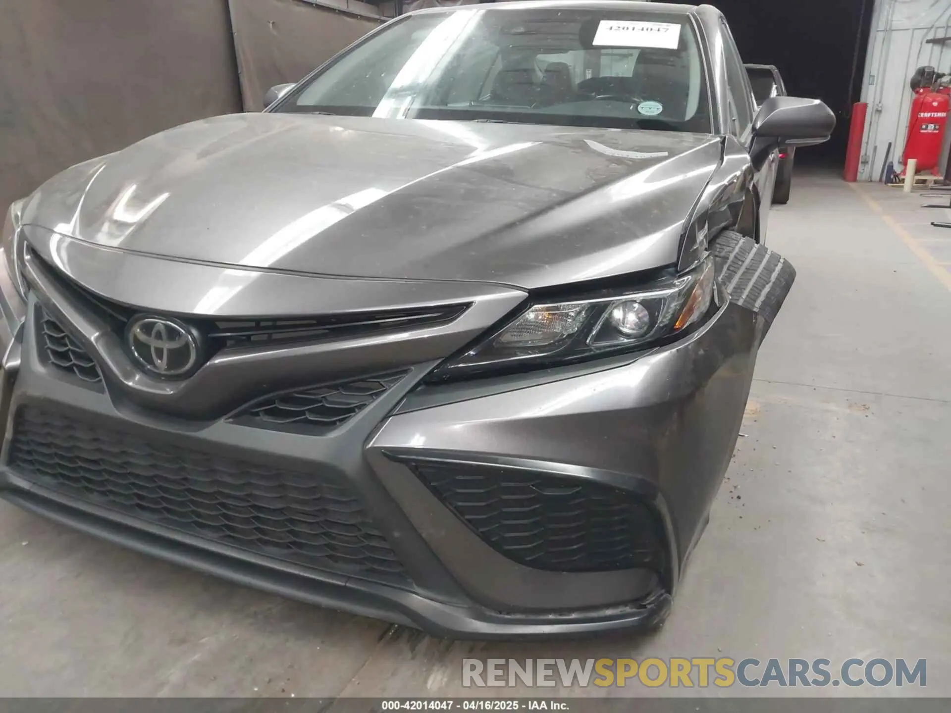 6 fotografías del automóvil dañado 4T1G11BK9NU053940 TOYOTA CAMRY 2022