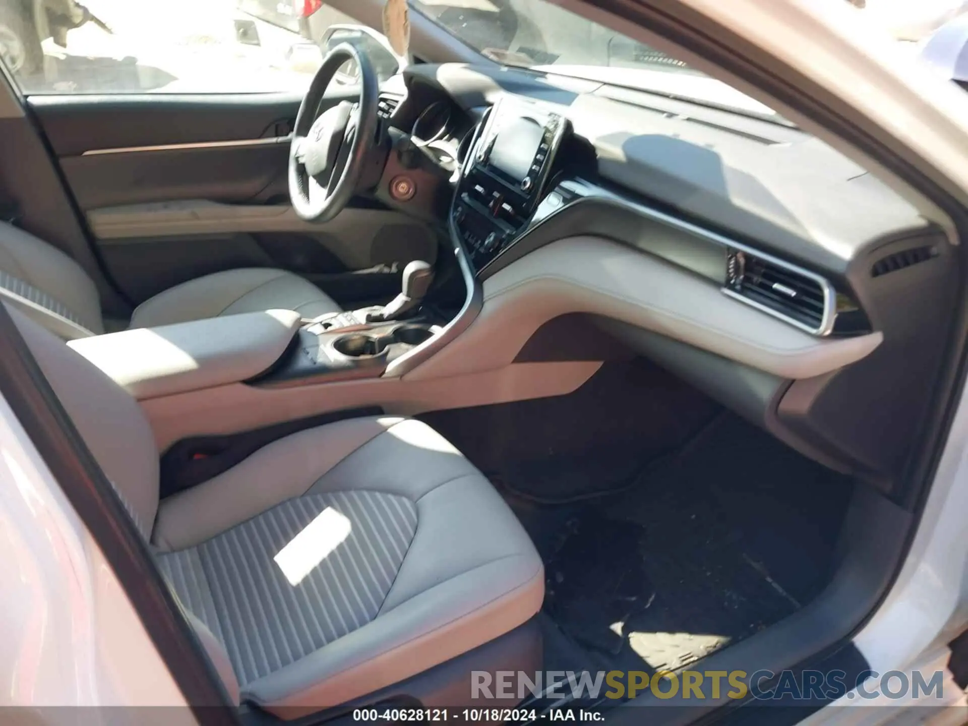 5 fotografías del automóvil dañado 4T1G11BK9NU056000 TOYOTA CAMRY 2022