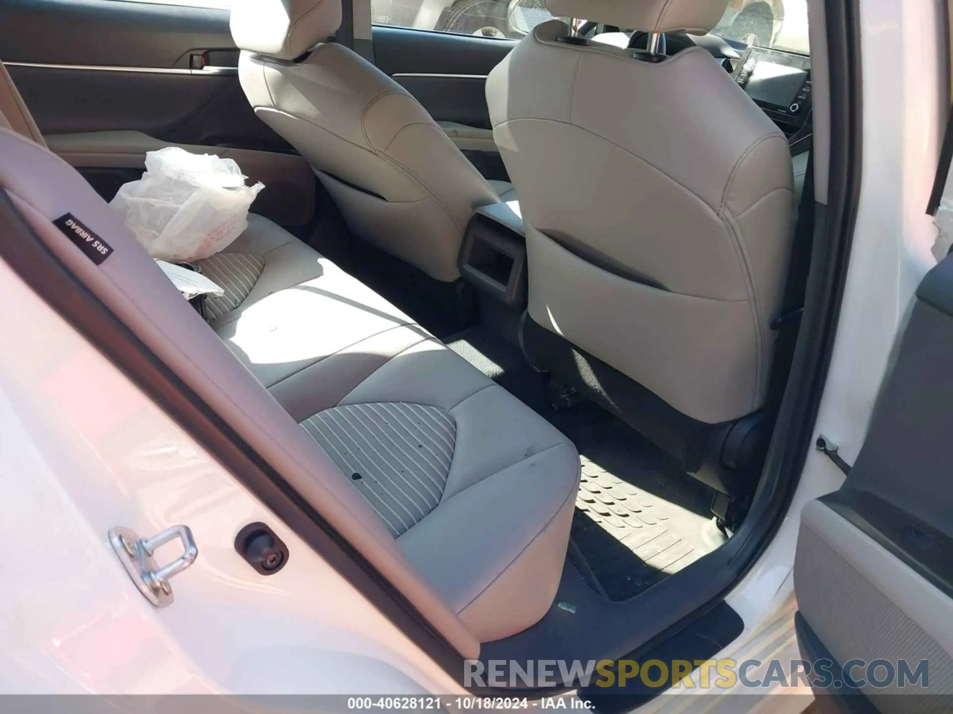 8 fotografías del automóvil dañado 4T1G11BK9NU056000 TOYOTA CAMRY 2022