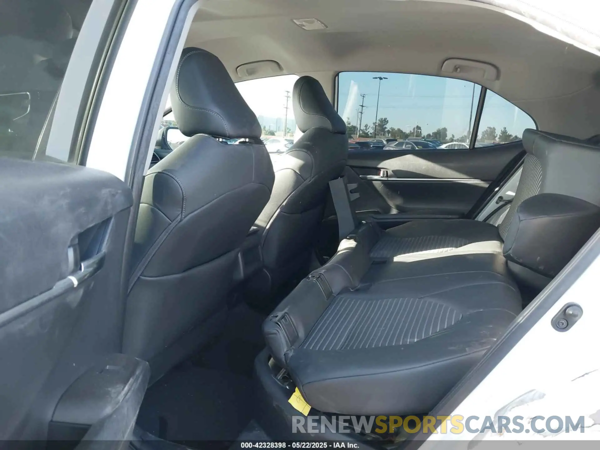 8 fotografías del automóvil dañado 4T1G31AK9NU041993 TOYOTA CAMRY 2022