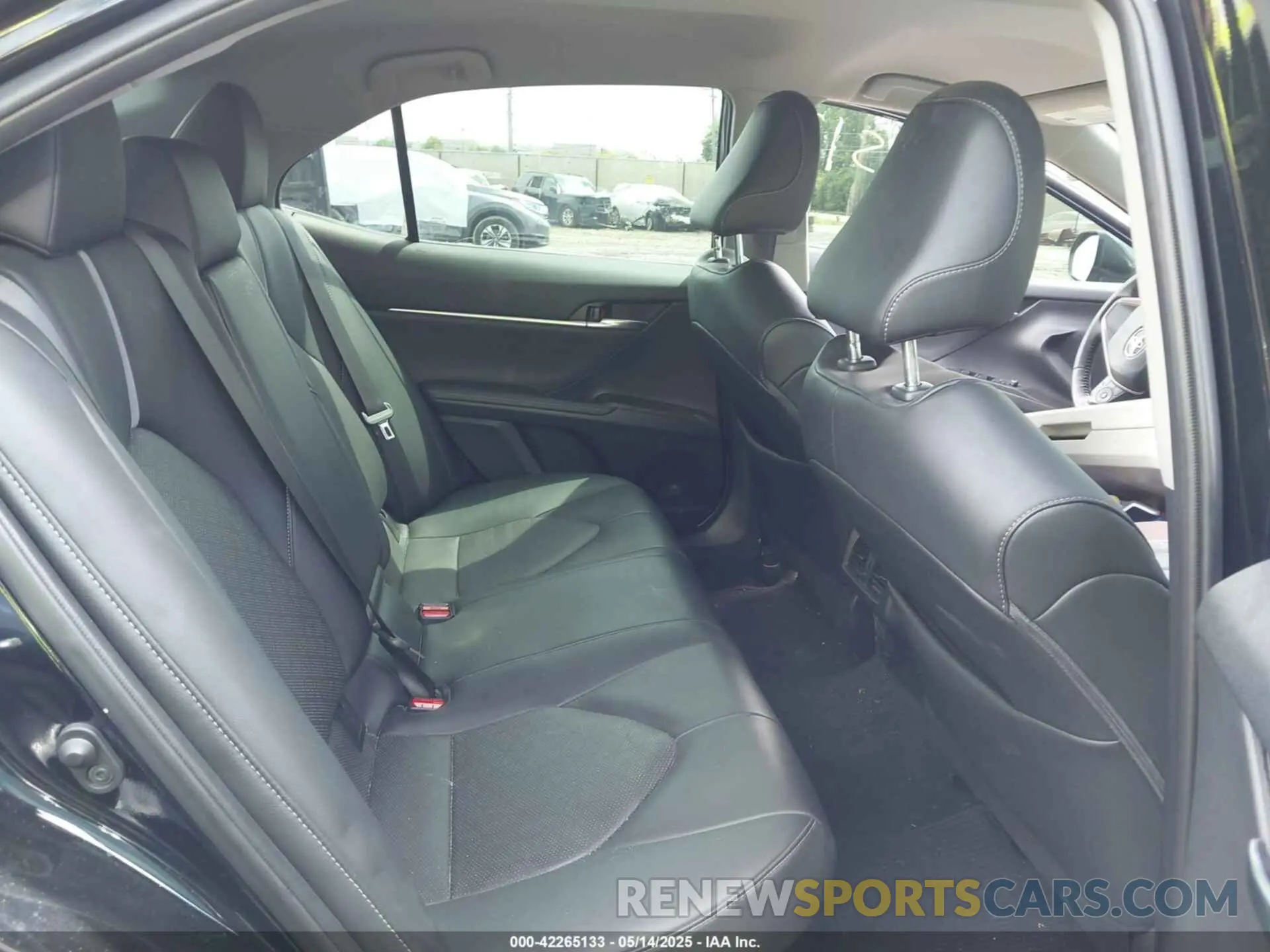 8 fotografías del automóvil dañado 4T1K31AK0NU595563 TOYOTA CAMRY 2022