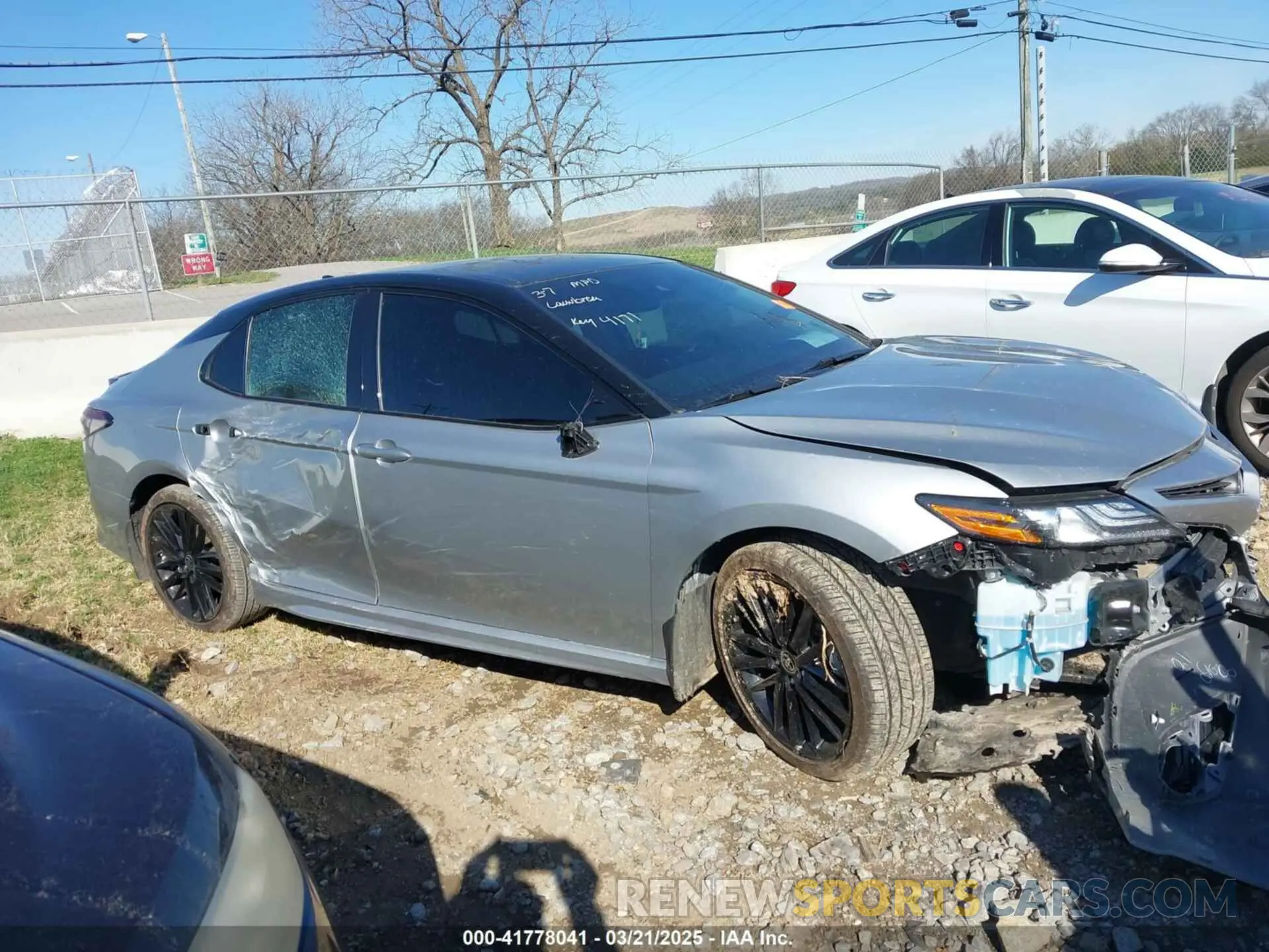 14 fotografías del automóvil dañado 4T1K31AK1NU044171 TOYOTA CAMRY 2022