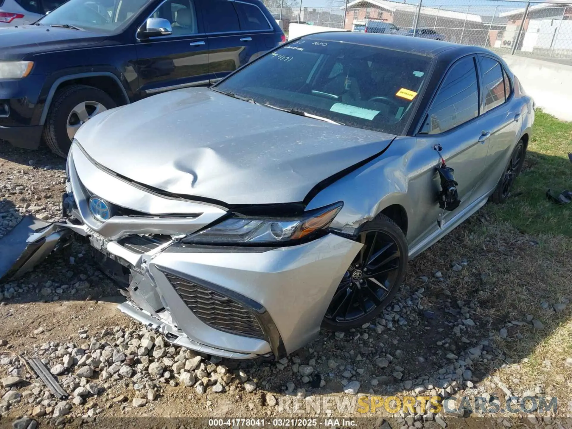 2 fotografías del automóvil dañado 4T1K31AK1NU044171 TOYOTA CAMRY 2022