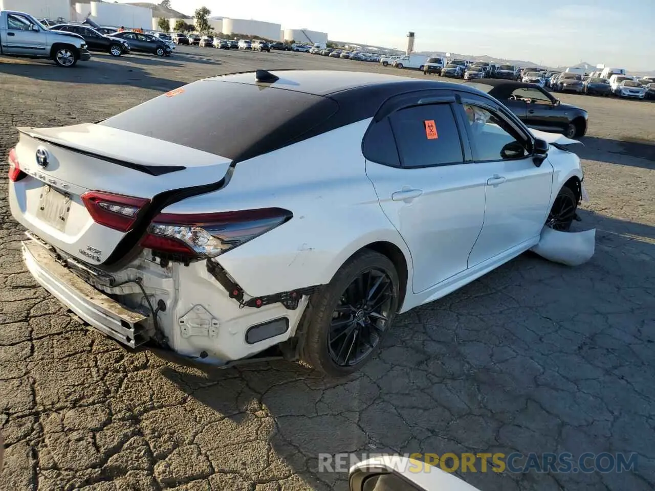 3 fotografías del automóvil dañado 4T1K31AK2NU035219 TOYOTA CAMRY 2022