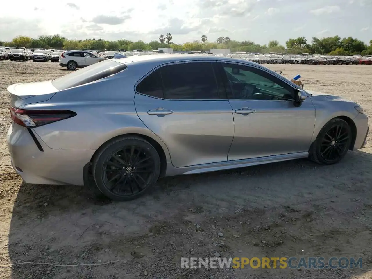 3 fotografías del automóvil dañado 4T1K31AK2NU571829 TOYOTA CAMRY 2022