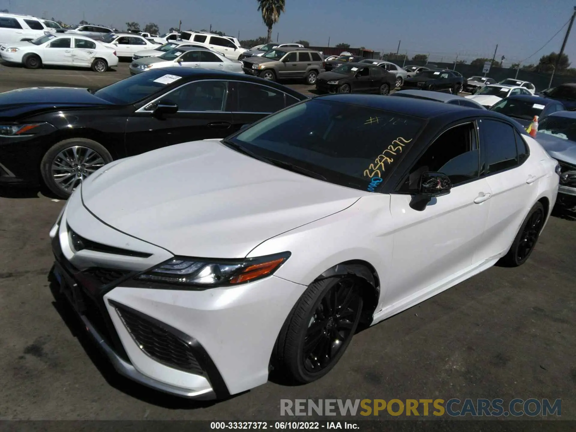 2 fotografías del automóvil dañado 4T1K31AK4NU038378 TOYOTA CAMRY 2022