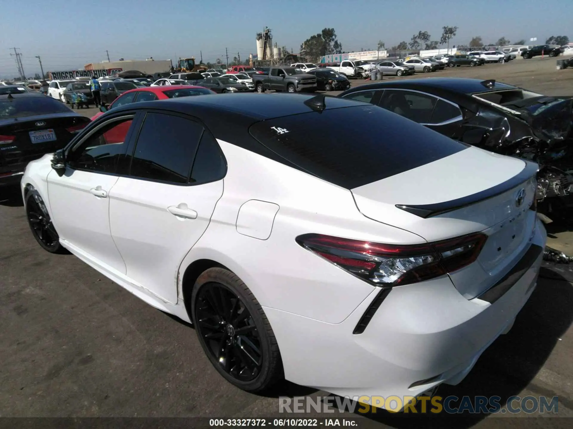 3 fotografías del automóvil dañado 4T1K31AK4NU038378 TOYOTA CAMRY 2022