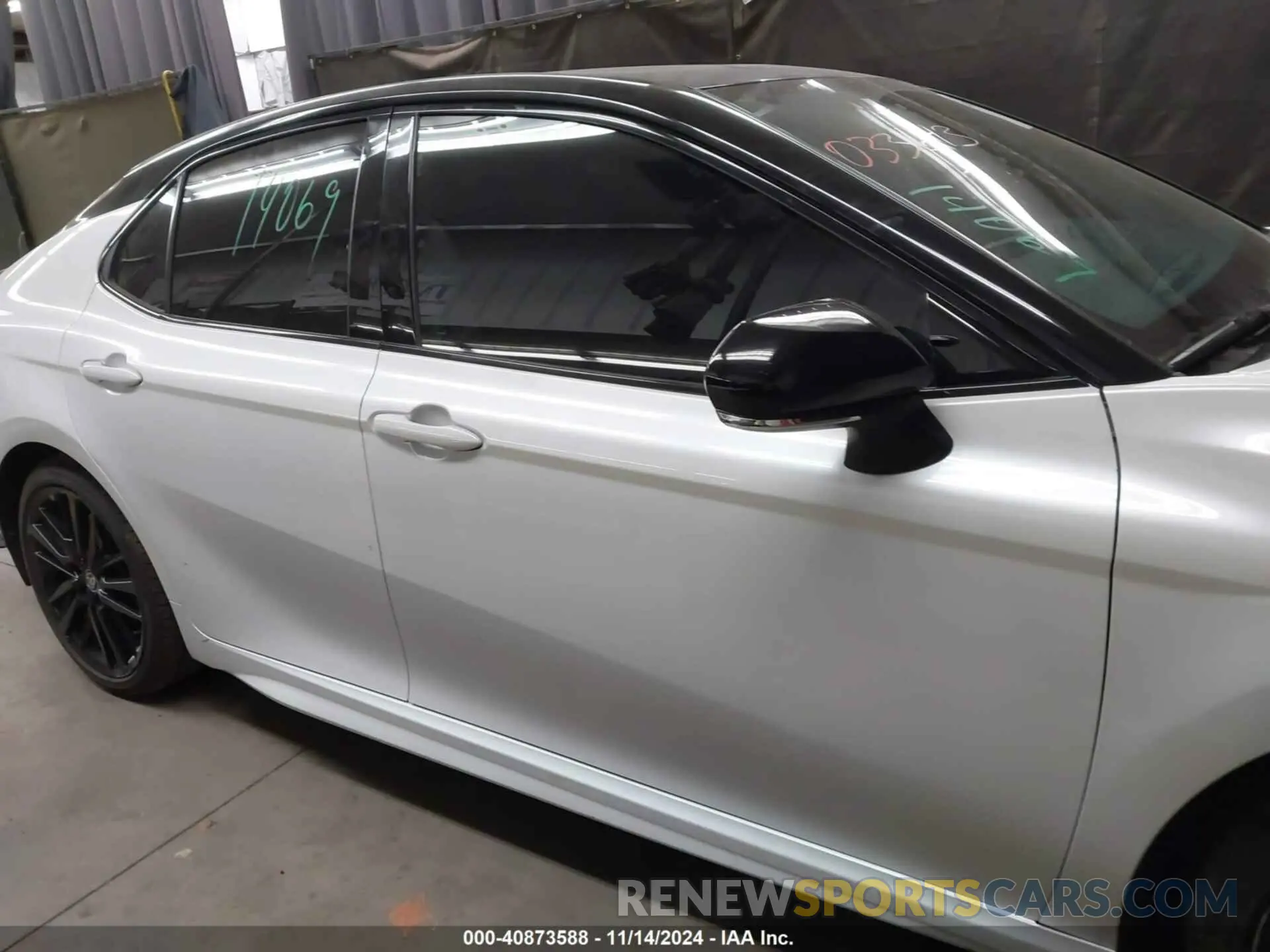 13 fotografías del automóvil dañado 4T1K31AK5NU033643 TOYOTA CAMRY 2022