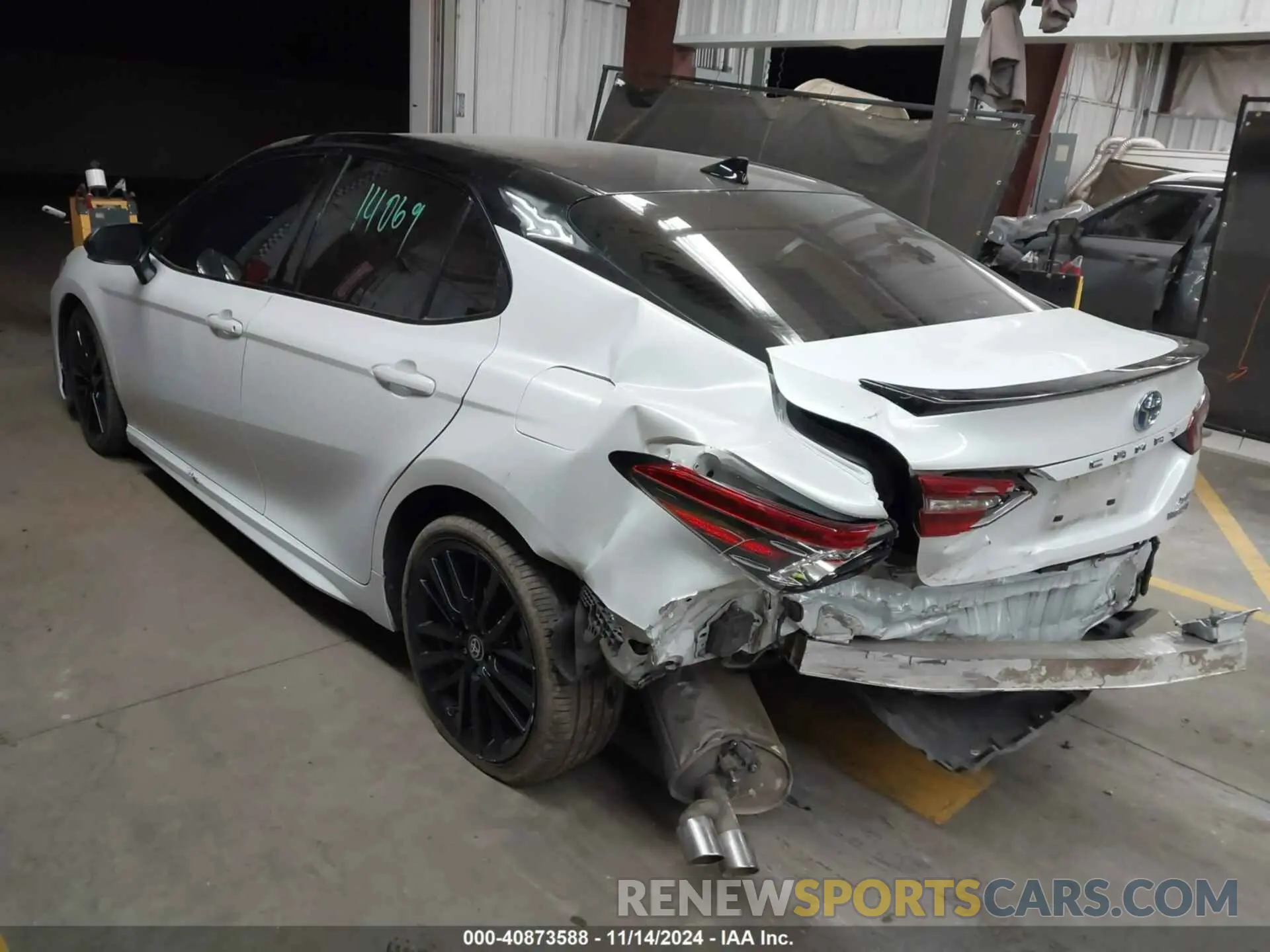 3 fotografías del automóvil dañado 4T1K31AK5NU033643 TOYOTA CAMRY 2022