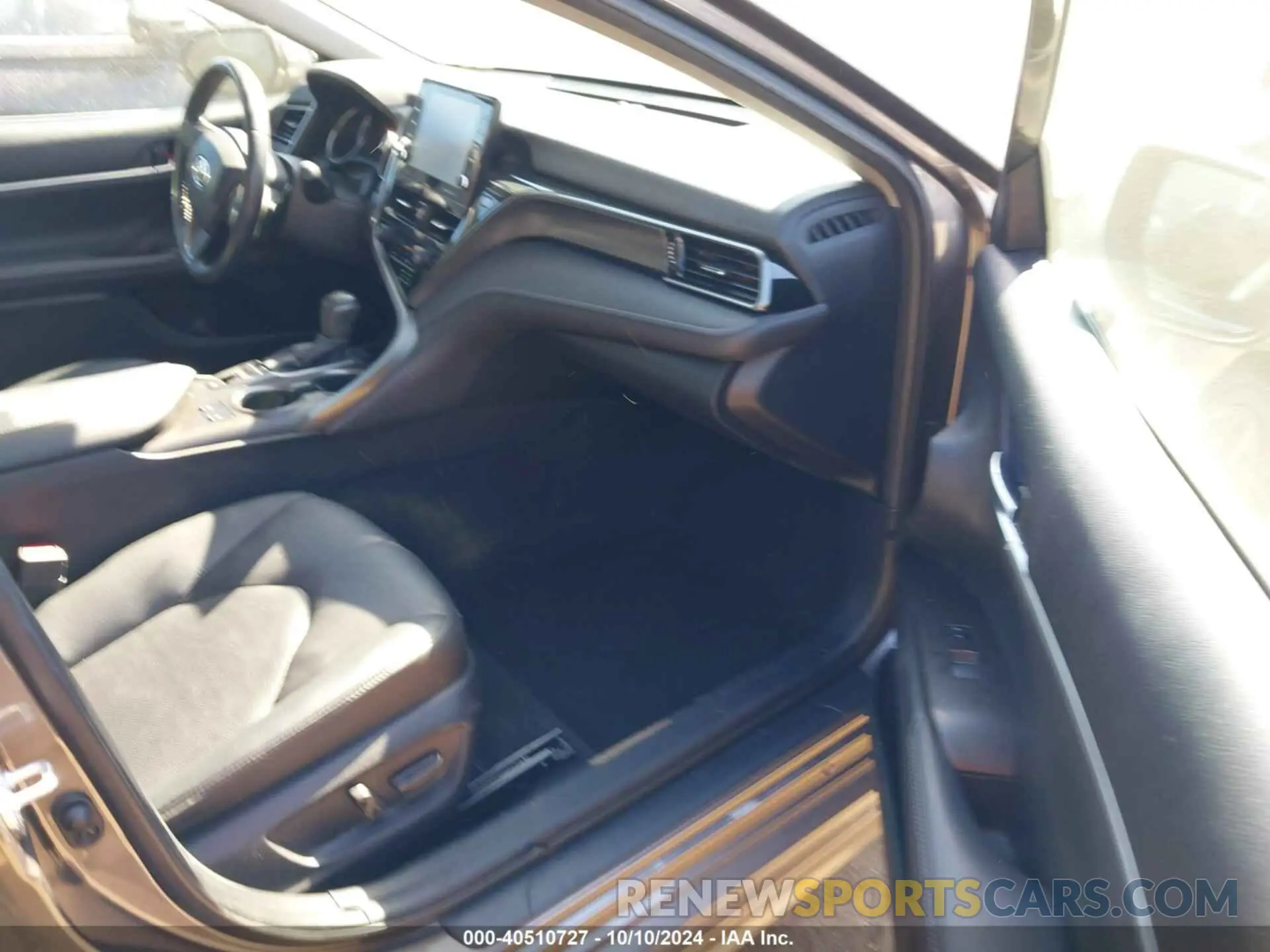 5 fotografías del automóvil dañado 4T1K31AK5NU593971 TOYOTA CAMRY 2022