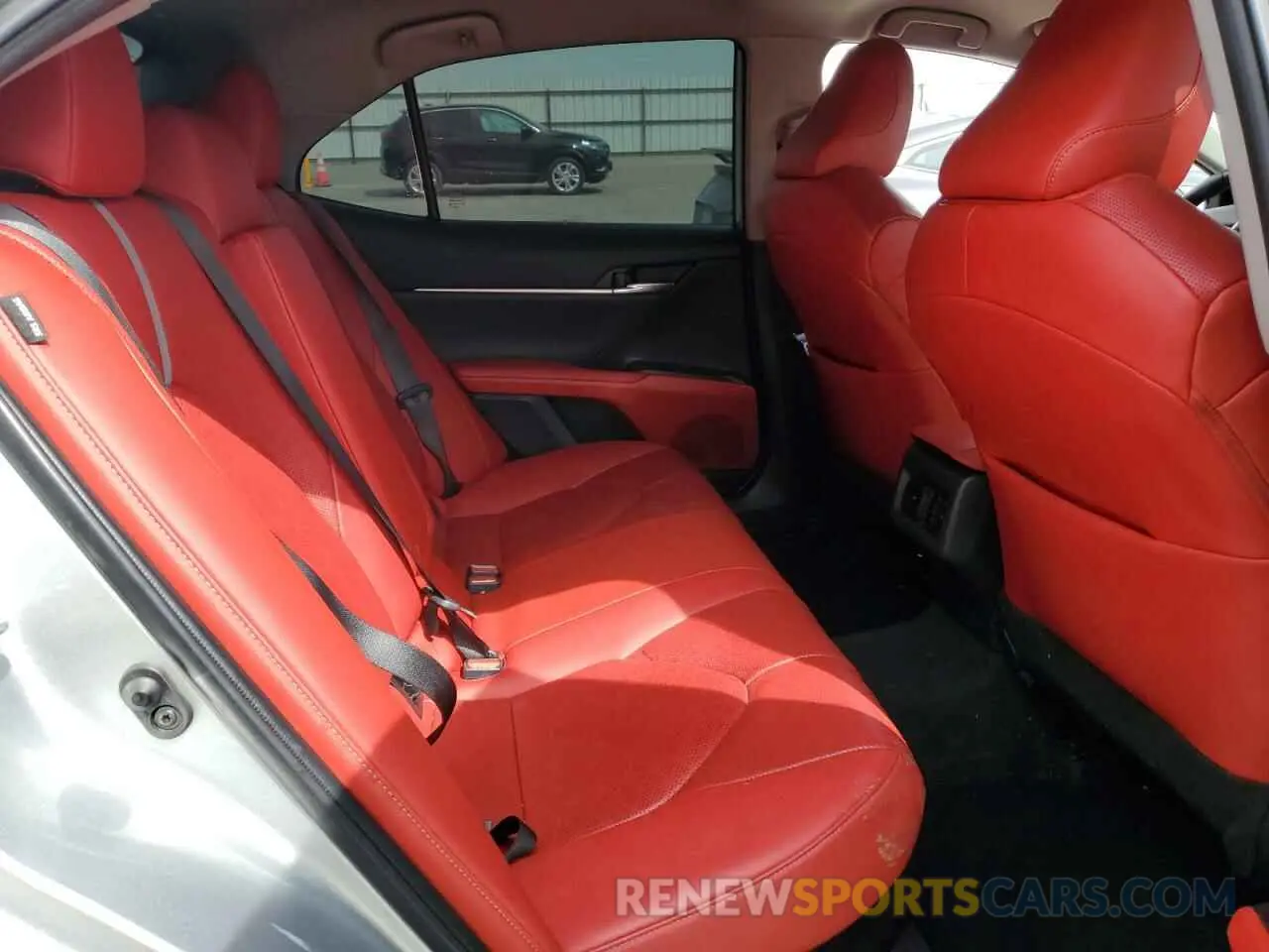 10 fotografías del automóvil dañado 4T1K31AK6NU042173 TOYOTA CAMRY 2022