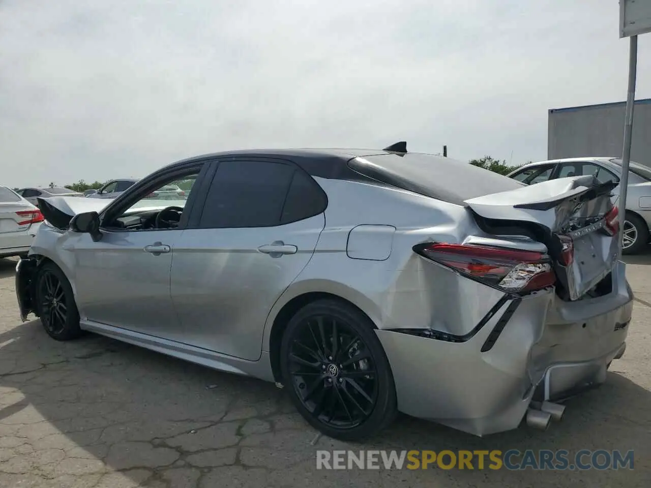 2 fotografías del automóvil dañado 4T1K31AK6NU042173 TOYOTA CAMRY 2022
