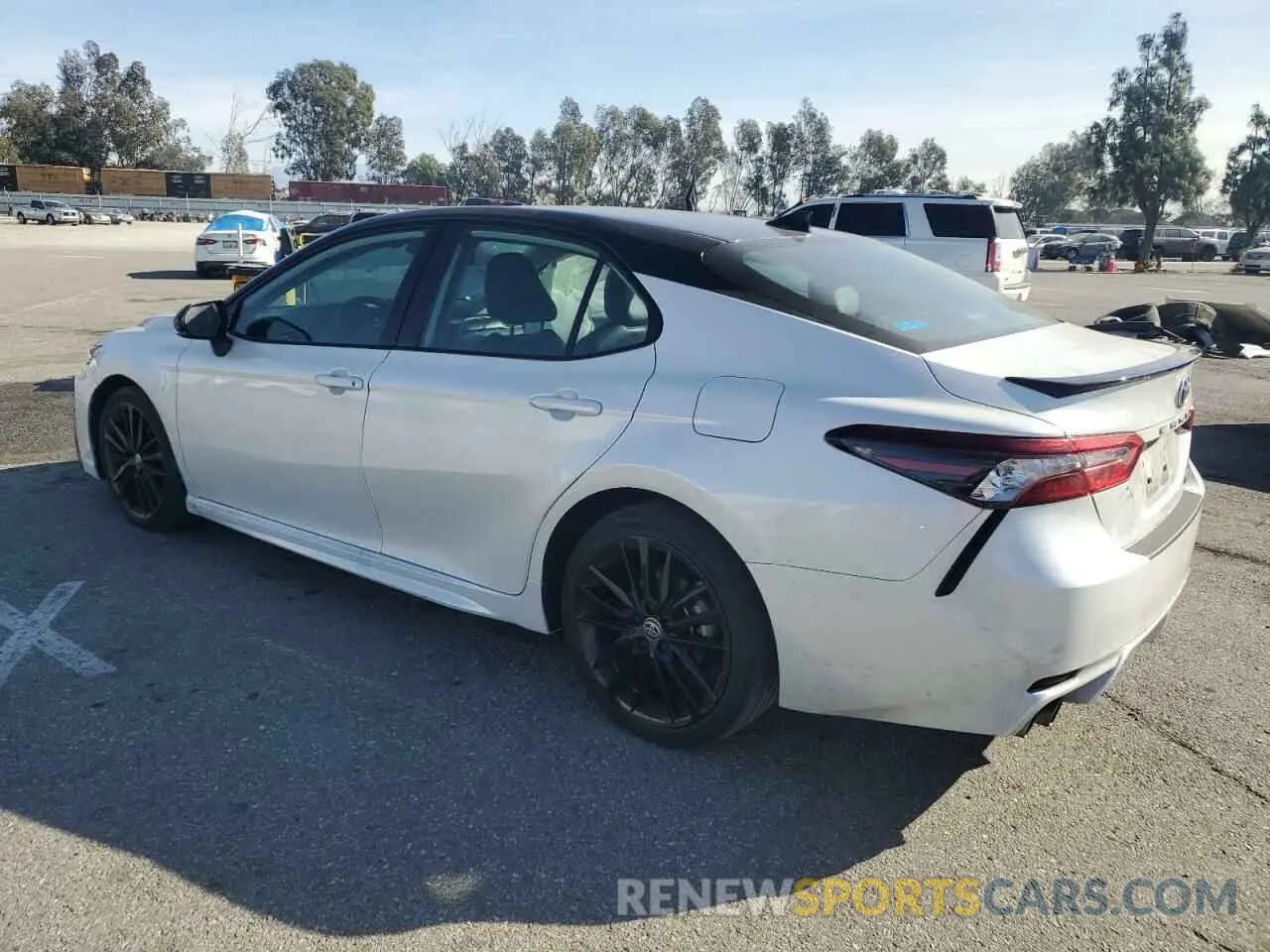 2 fotografías del automóvil dañado 4T1K31AK6NU043517 TOYOTA CAMRY 2022