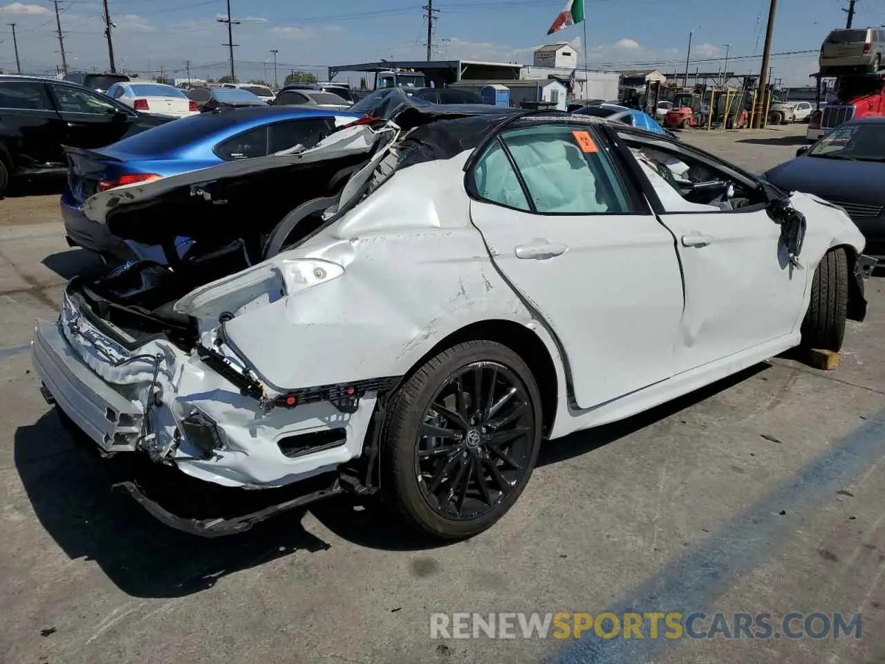 3 fotografías del automóvil dañado 4T1K31AK7NU043994 TOYOTA CAMRY 2022