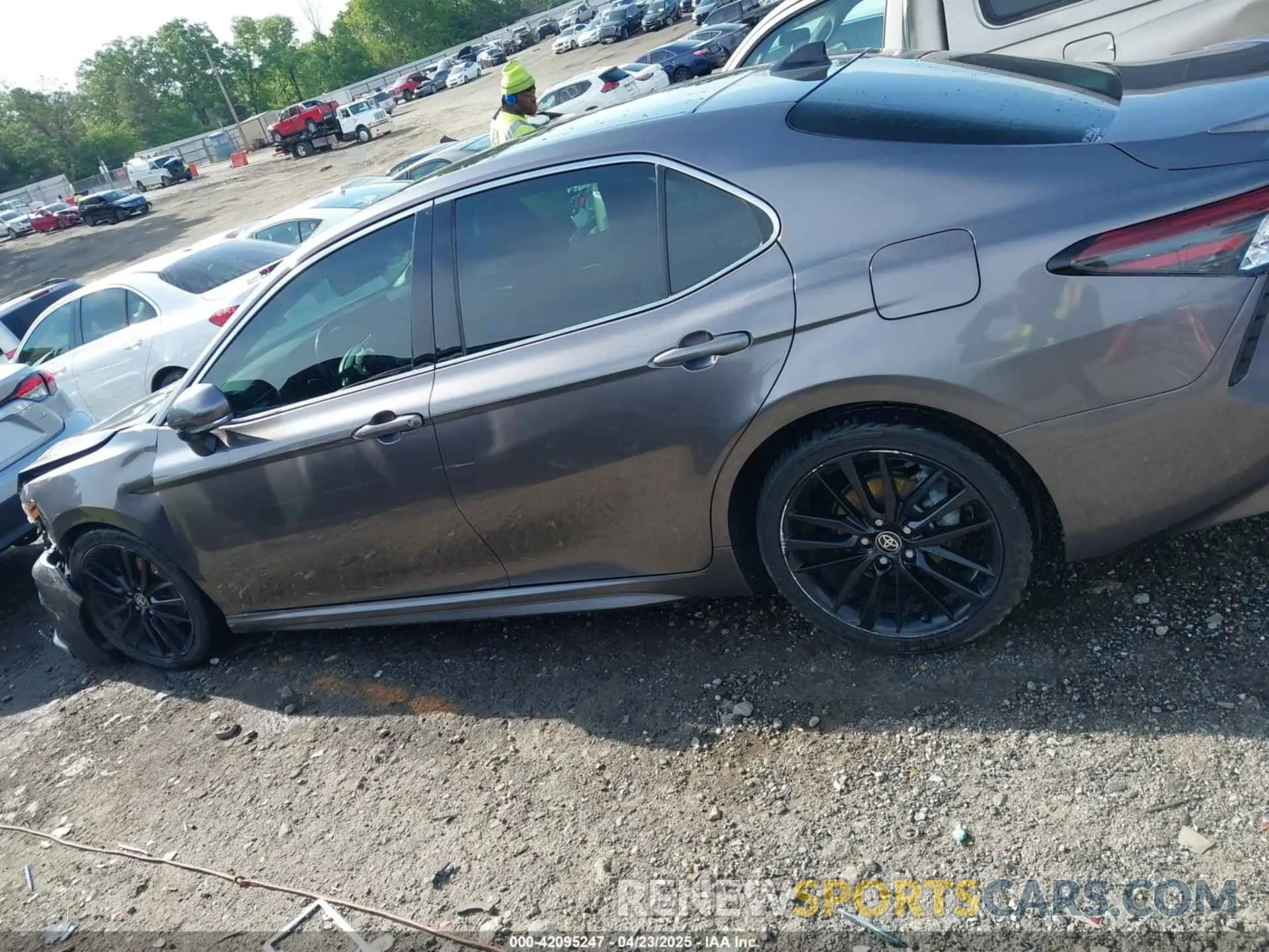 14 fotografías del automóvil dañado 4T1K61AK0NU026400 TOYOTA CAMRY 2022