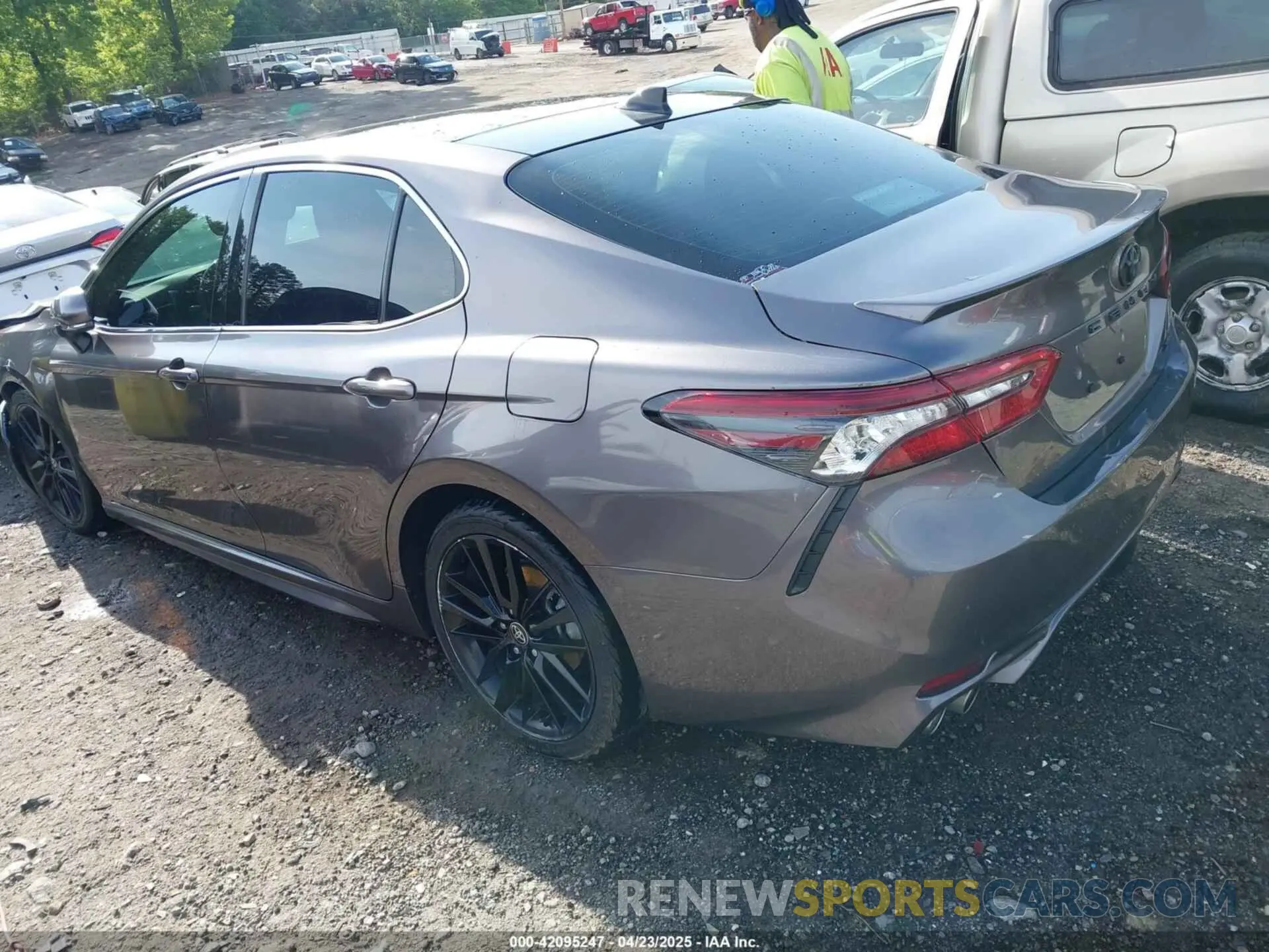 3 fotografías del automóvil dañado 4T1K61AK0NU026400 TOYOTA CAMRY 2022