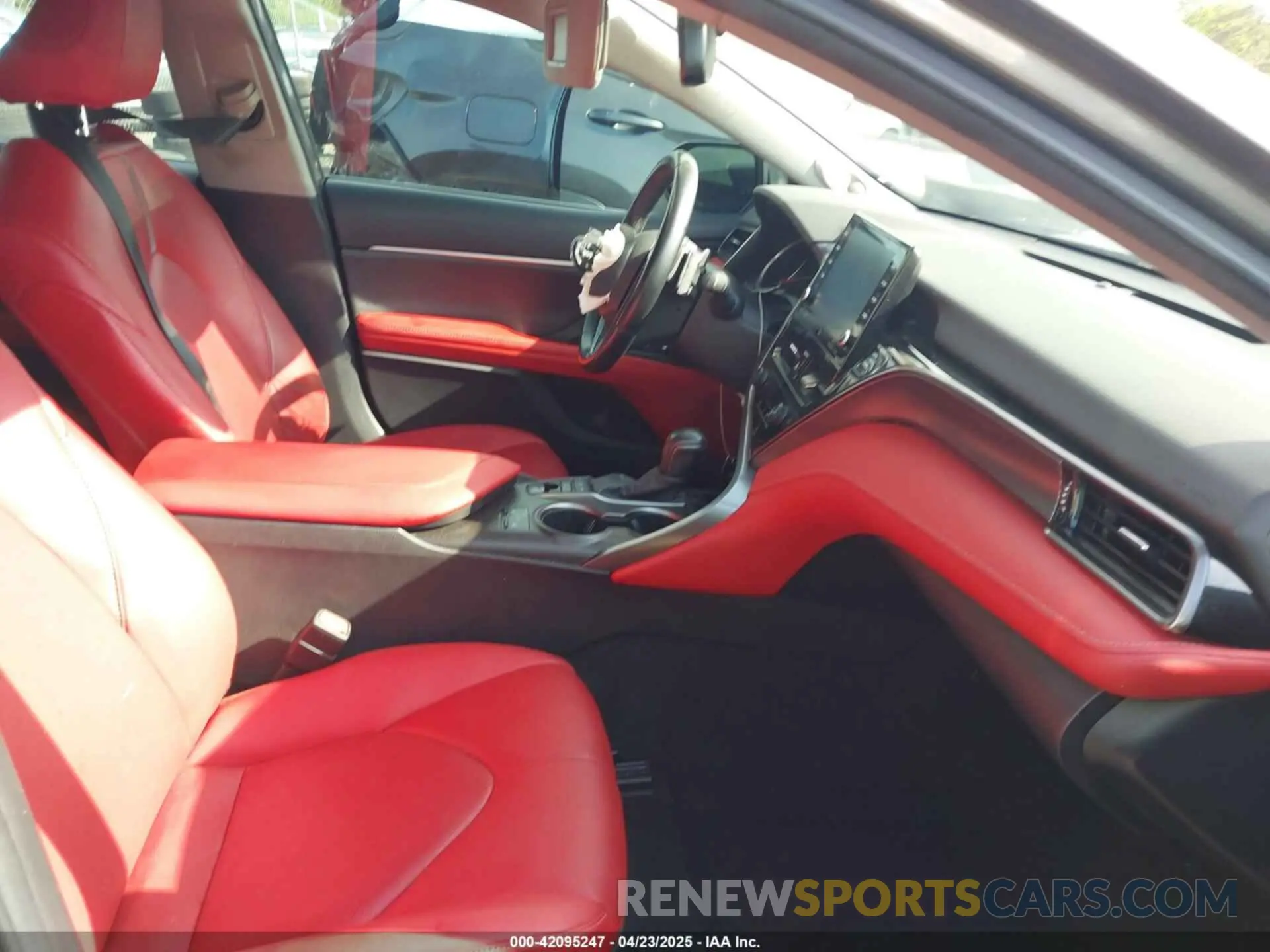 5 fotografías del automóvil dañado 4T1K61AK0NU026400 TOYOTA CAMRY 2022