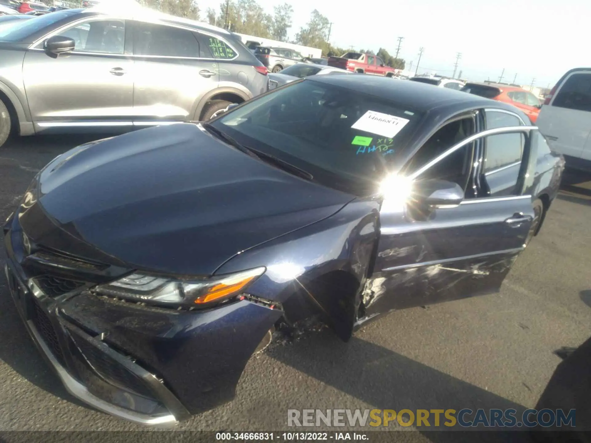 2 fotografías del automóvil dañado 4T1K61AK1NU008214 TOYOTA CAMRY 2022