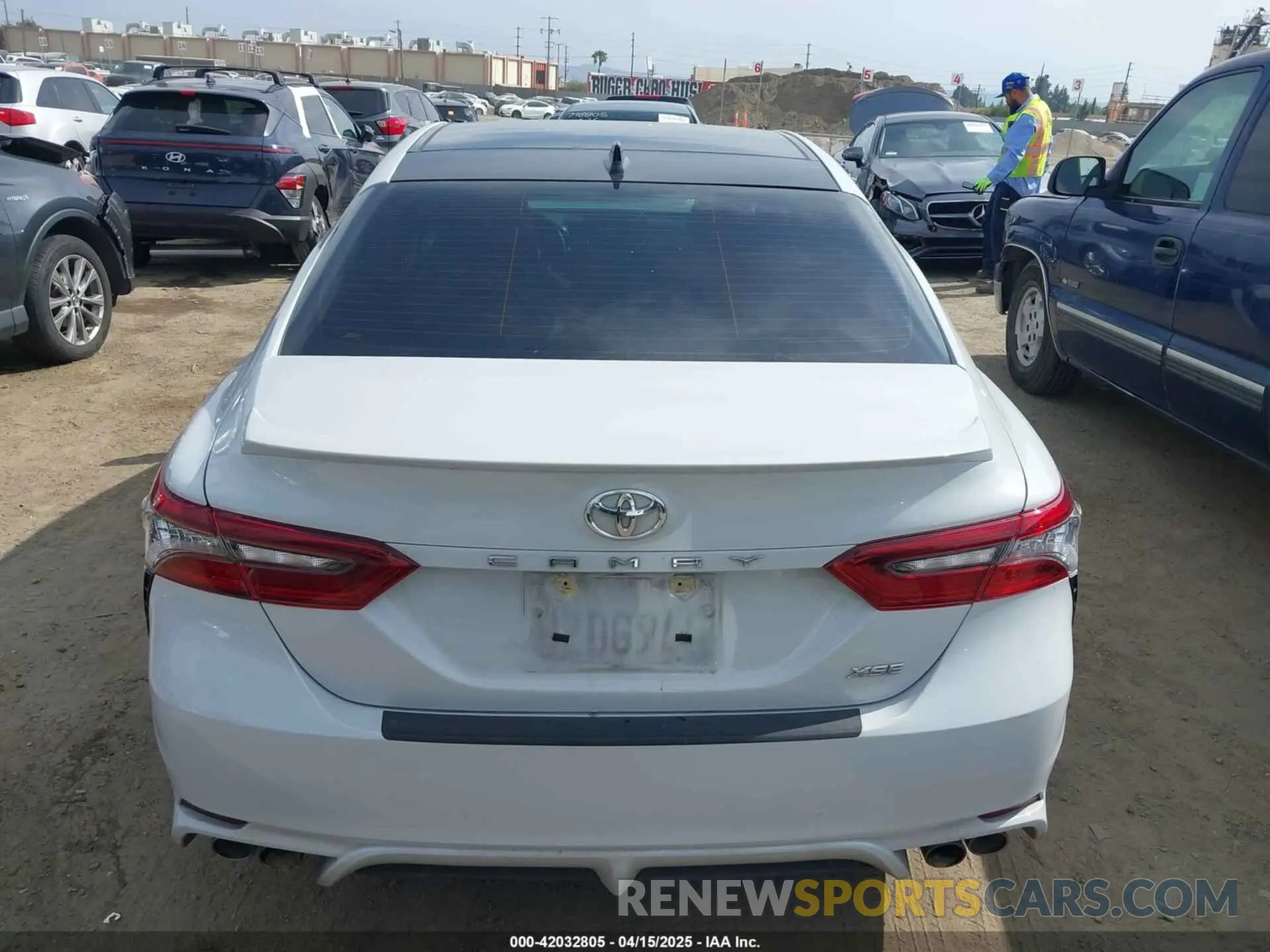 16 fotografías del automóvil dañado 4T1K61AK1NU011131 TOYOTA CAMRY 2022