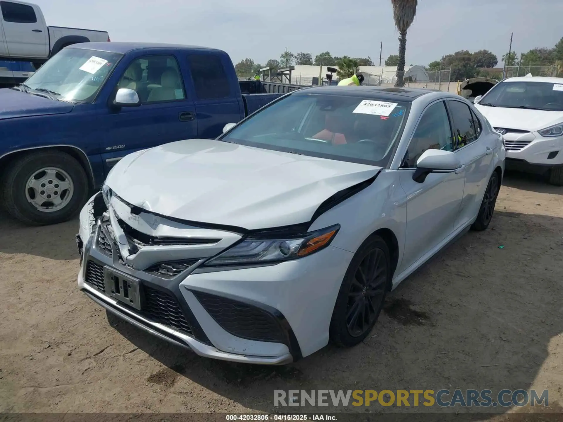 2 fotografías del automóvil dañado 4T1K61AK1NU011131 TOYOTA CAMRY 2022