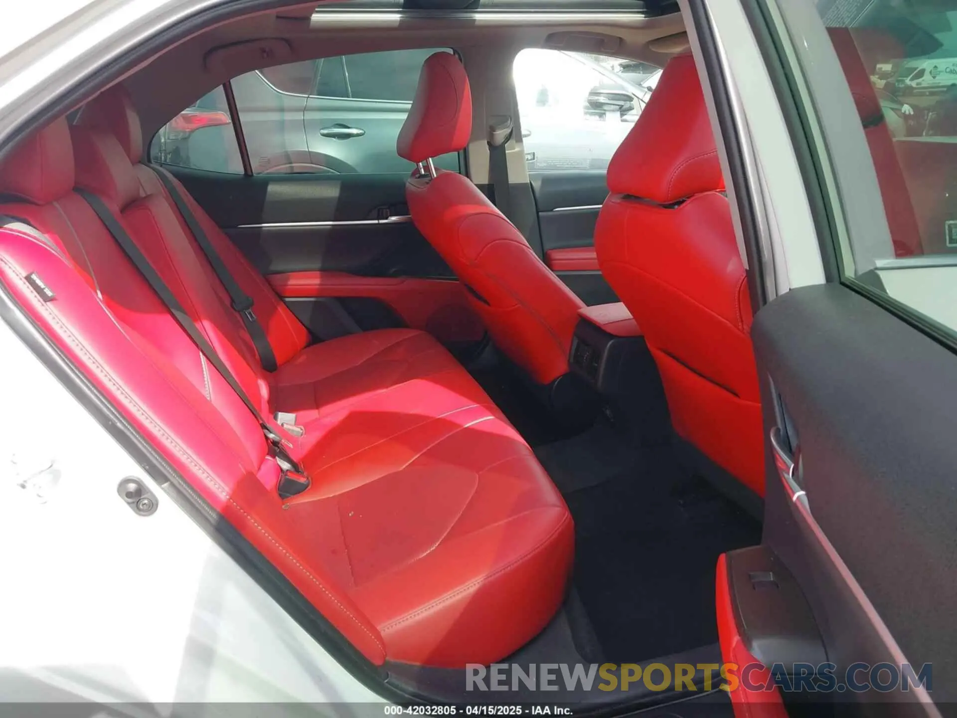 8 fotografías del automóvil dañado 4T1K61AK1NU011131 TOYOTA CAMRY 2022