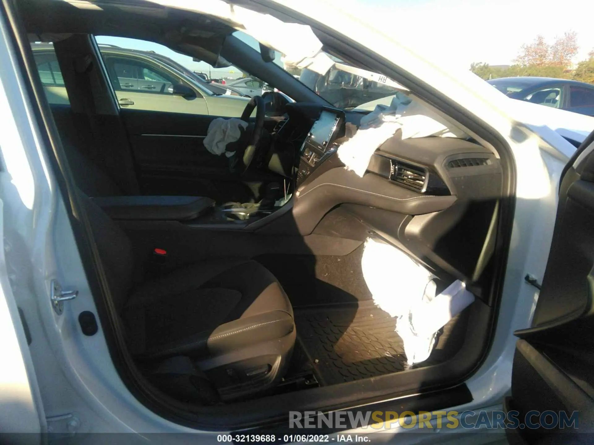 5 fotografías del automóvil dañado 4T1K61AK1NU012134 TOYOTA CAMRY 2022