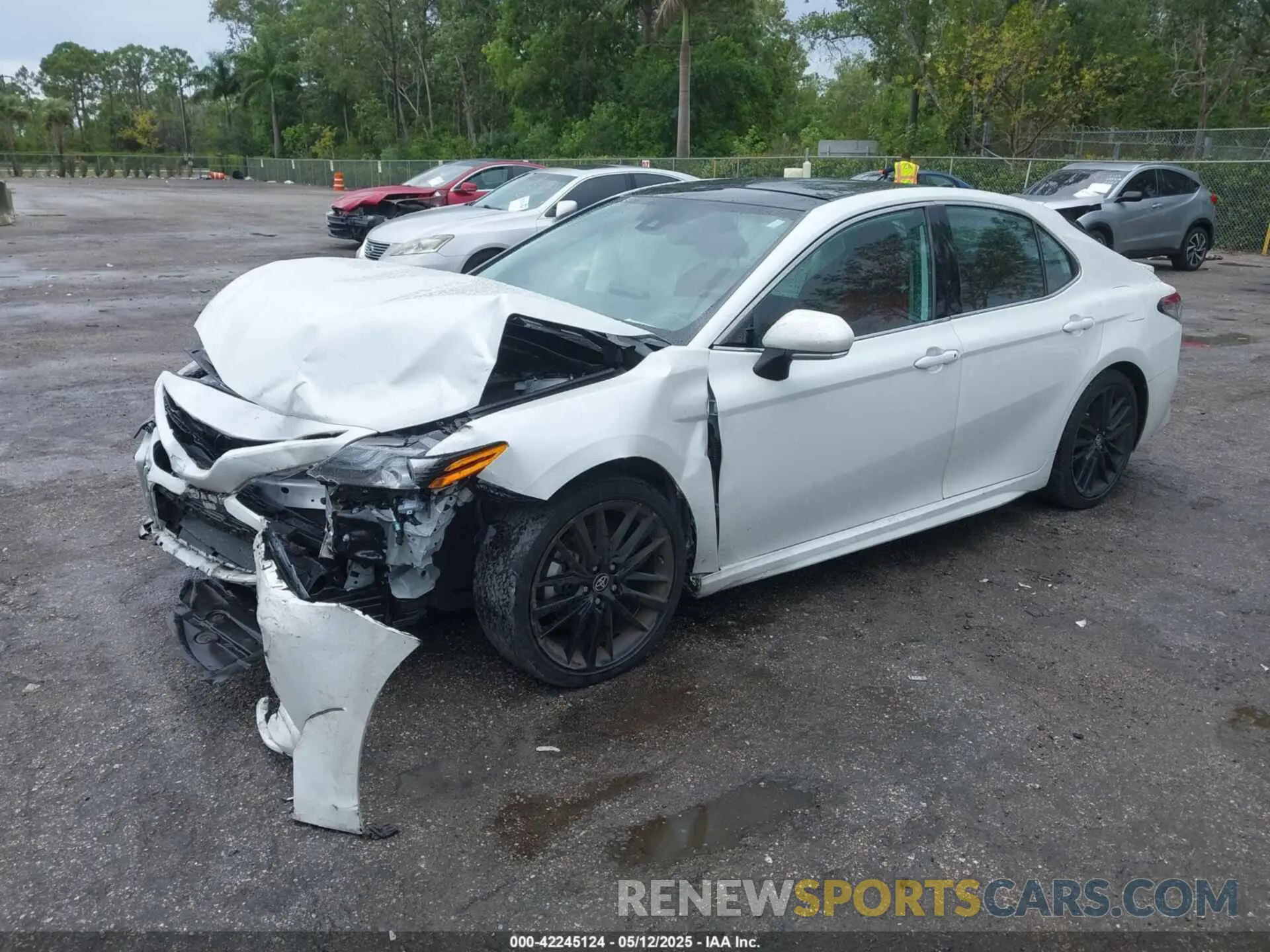 2 fotografías del automóvil dañado 4T1K61AK1NU032335 TOYOTA CAMRY 2022