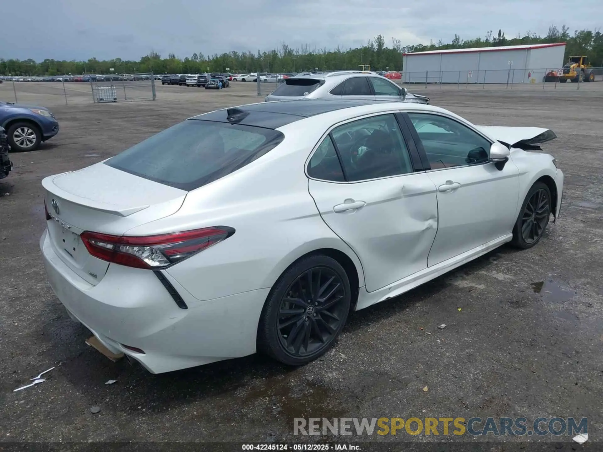4 fotografías del automóvil dañado 4T1K61AK1NU032335 TOYOTA CAMRY 2022