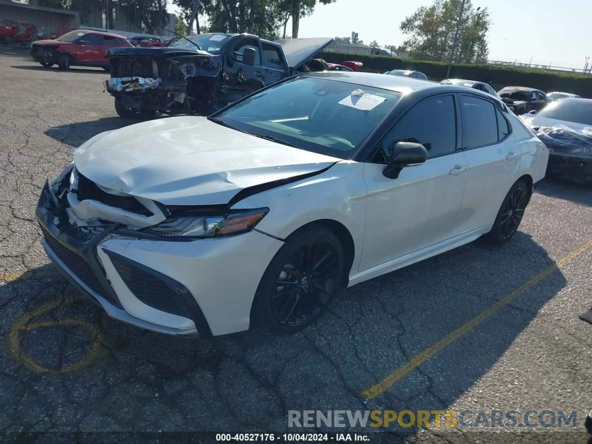 2 fotografías del automóvil dañado 4T1K61AK1NU032626 TOYOTA CAMRY 2022