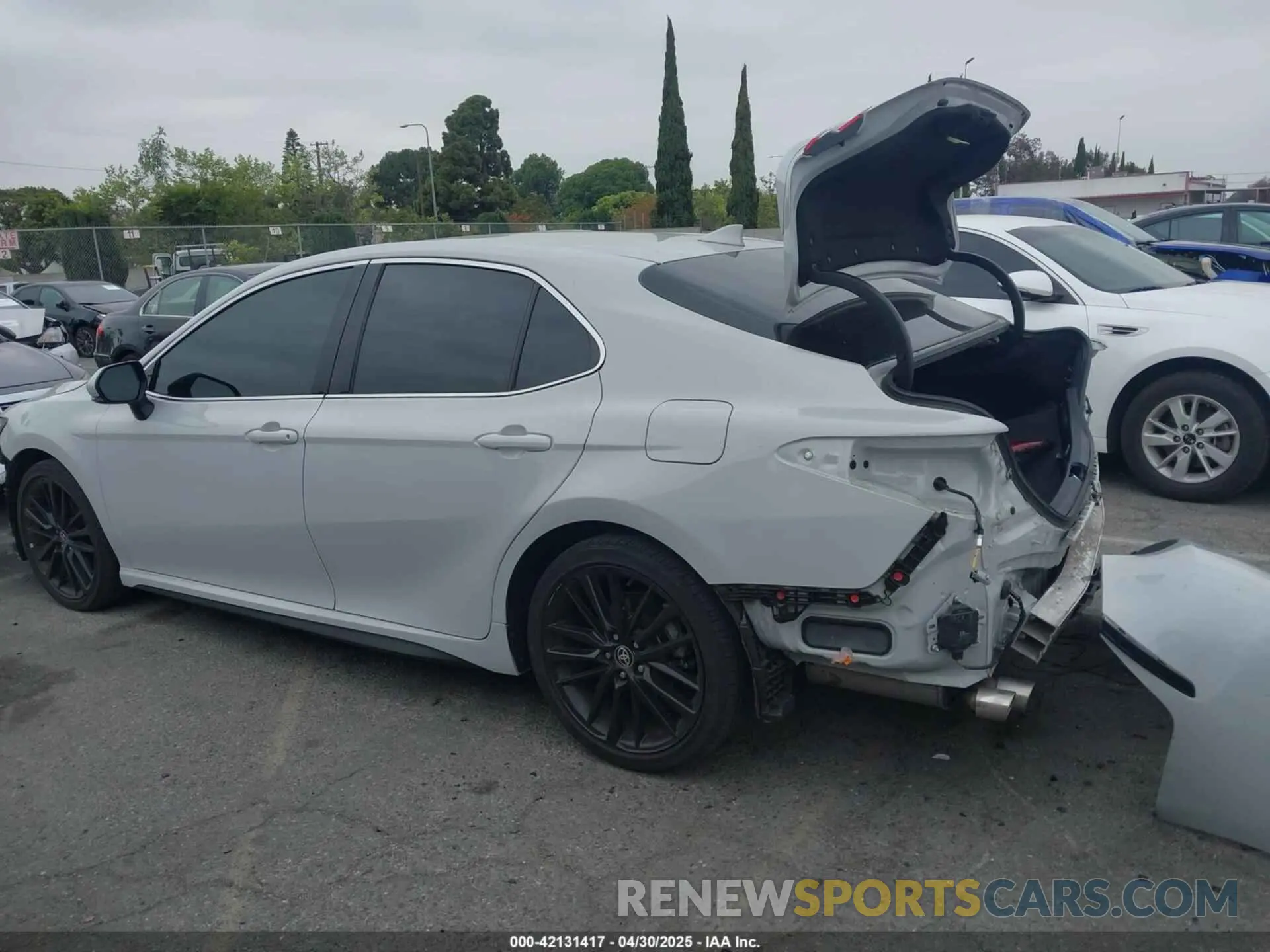 15 fotografías del automóvil dañado 4T1K61AK3NU023412 TOYOTA CAMRY 2022